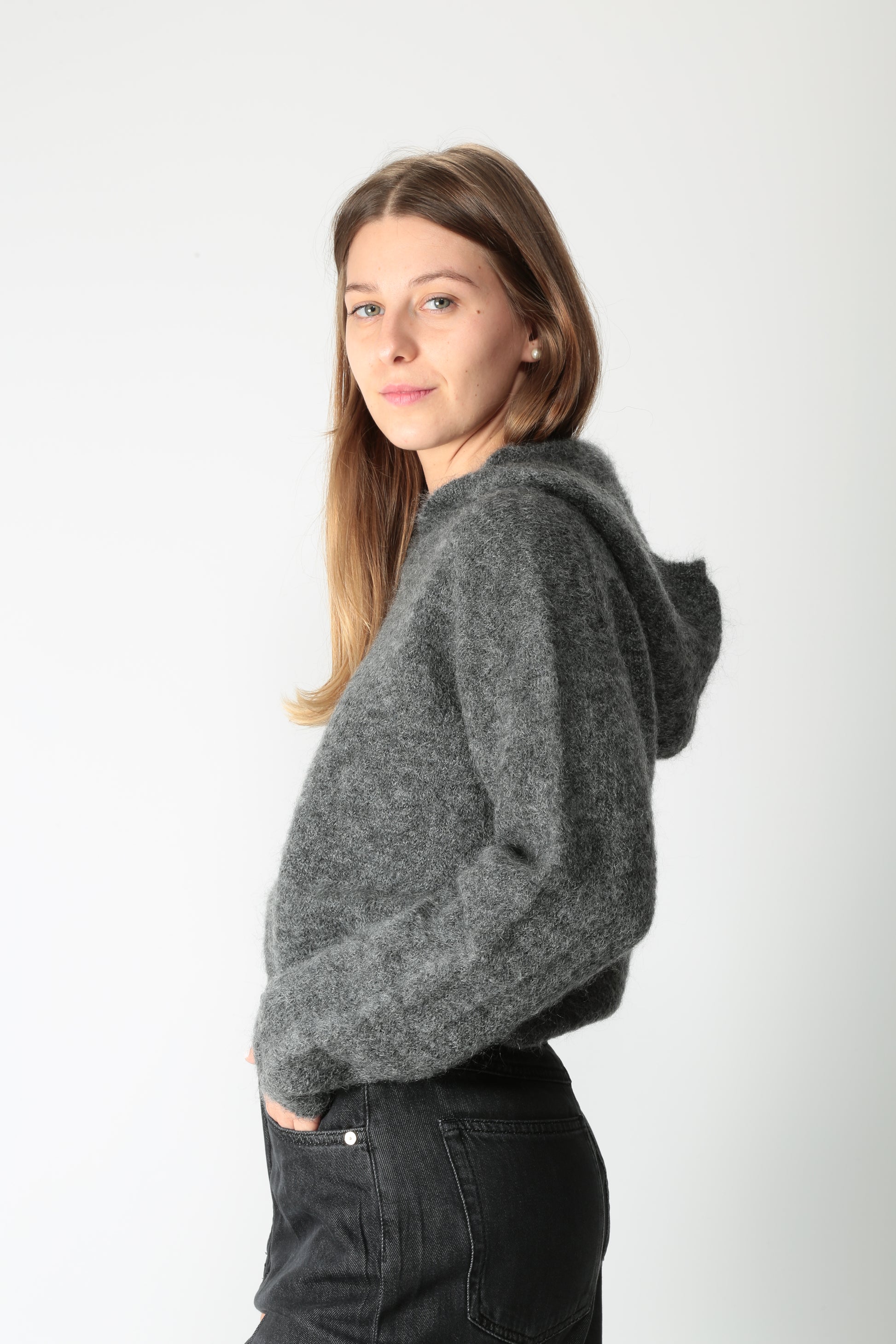 https://admin.shopify.com/store/gulieshop/products/15633562861917#:~:text=https%3A//www.gulieshop.it%20%E2%80%BA%20products%20%E2%80%BA%20s%2Dmaxmaramaglia%2Dtaglio%2Dfelpa%2Din%2Dmisto%2Dmohair%2Dattuale%2D1