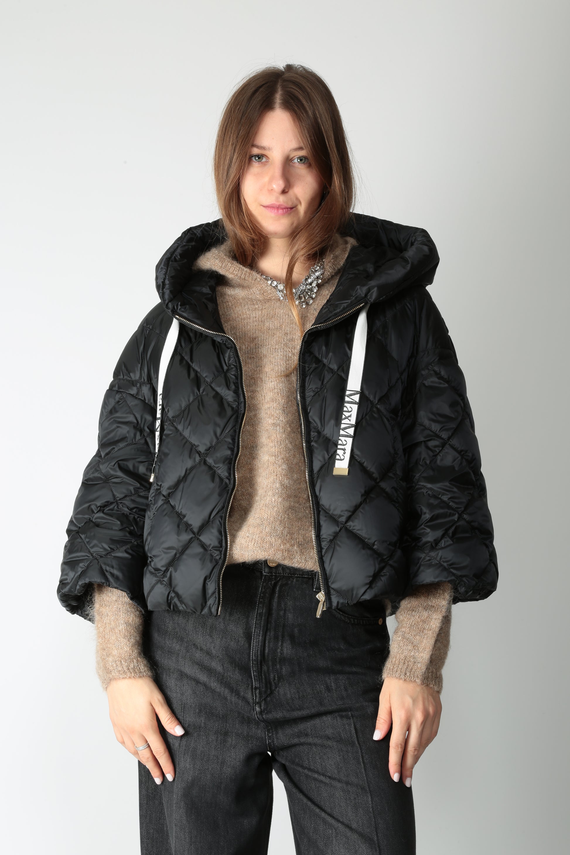 https://admin.shopify.com/store/gulieshop/products/15633562796381#:~:text=https%3A//www.gulieshop.it%20%E2%80%BA%20products%20%E2%80%BA%20s%2Dmaxmaramaglia%2Dtaglio%2Dfelpa%2Din%2Dmisto%2Dmohair%2Dattuale
