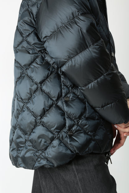 https://admin.shopify.com/store/gulieshop/products/15645399089501#:~:text=https%3A//www.gulieshop.it%20%E2%80%BA%20products%20%E2%80%BA%20maxmara%2Dthe%2Dcube%2Dpiumino%2Dimbottito%2Dsofte