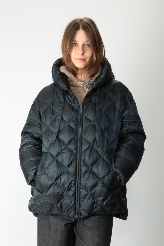 https://admin.shopify.com/store/gulieshop/products/15645399089501#:~:text=https%3A//www.gulieshop.it%20%E2%80%BA%20products%20%E2%80%BA%20maxmara%2Dthe%2Dcube%2Dpiumino%2Dimbottito%2Dsofte