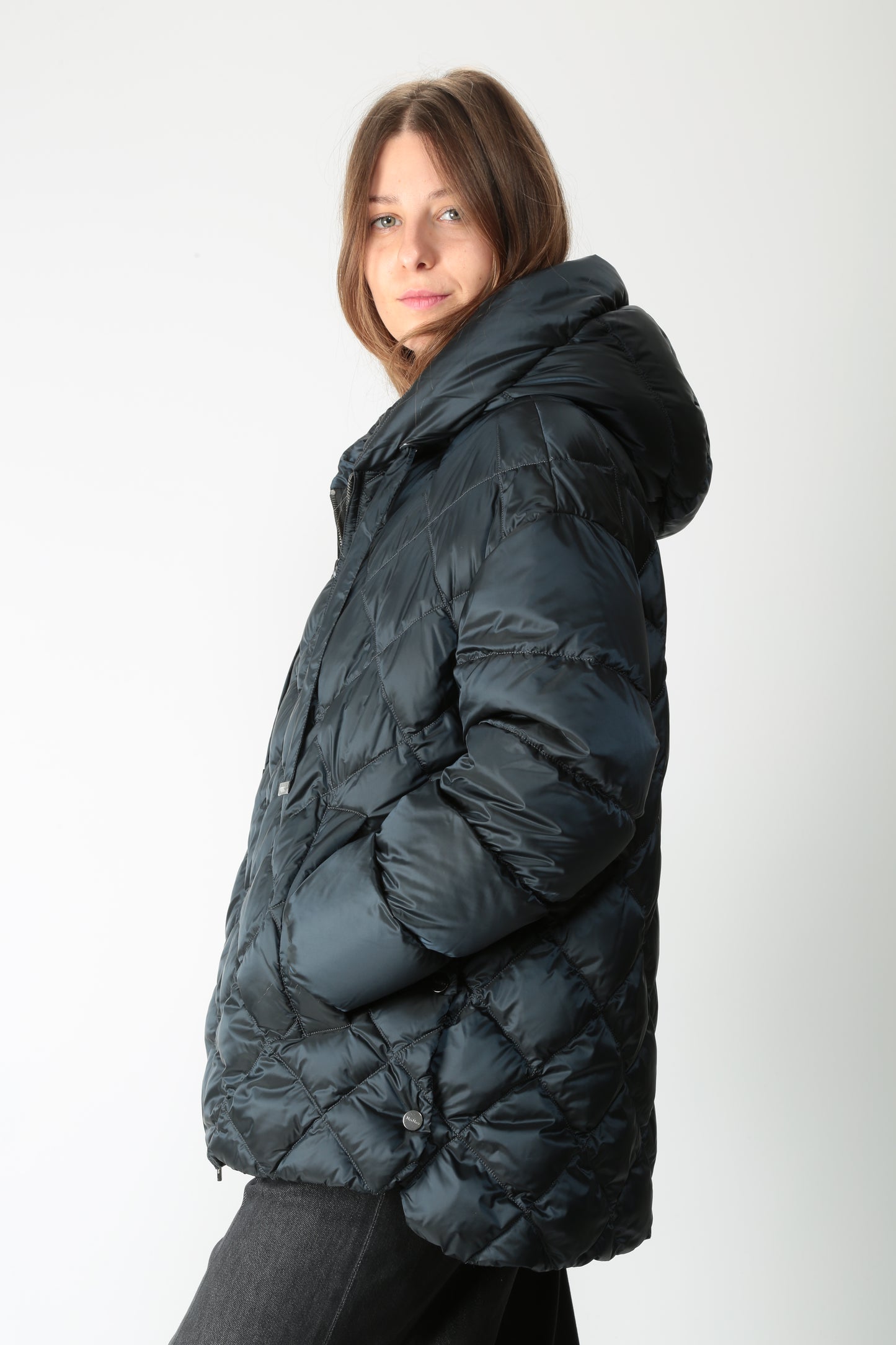 https://admin.shopify.com/store/gulieshop/products/15645399089501#:~:text=https%3A//www.gulieshop.it%20%E2%80%BA%20products%20%E2%80%BA%20maxmara%2Dthe%2Dcube%2Dpiumino%2Dimbottito%2Dsofte