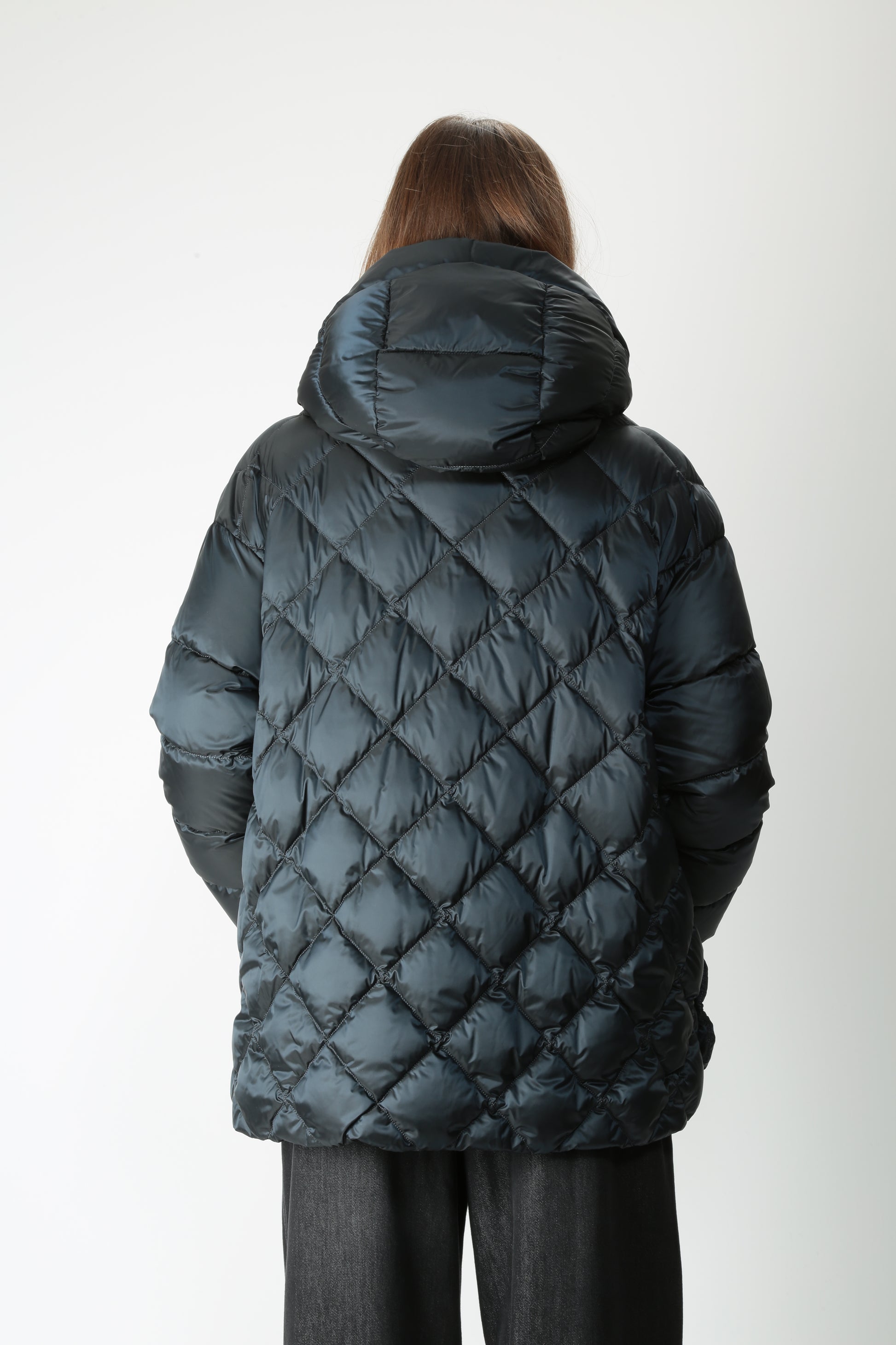https://admin.shopify.com/store/gulieshop/products/15645399089501#:~:text=https%3A//www.gulieshop.it%20%E2%80%BA%20products%20%E2%80%BA%20maxmara%2Dthe%2Dcube%2Dpiumino%2Dimbottito%2Dsofte