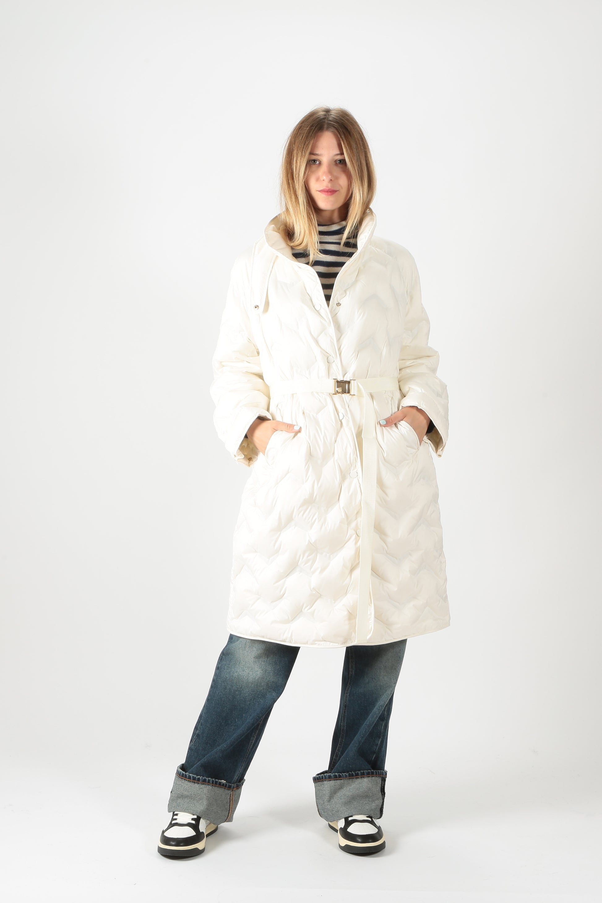 https://admin.shopify.com/store/gulieshop/products/8669258285405#:~:text=resi%20self%2Dservice-,V%20Lab%20Piumino%20leggero%20lungo%20FW36617%20Artic,-Contenuto%20multimediale%201