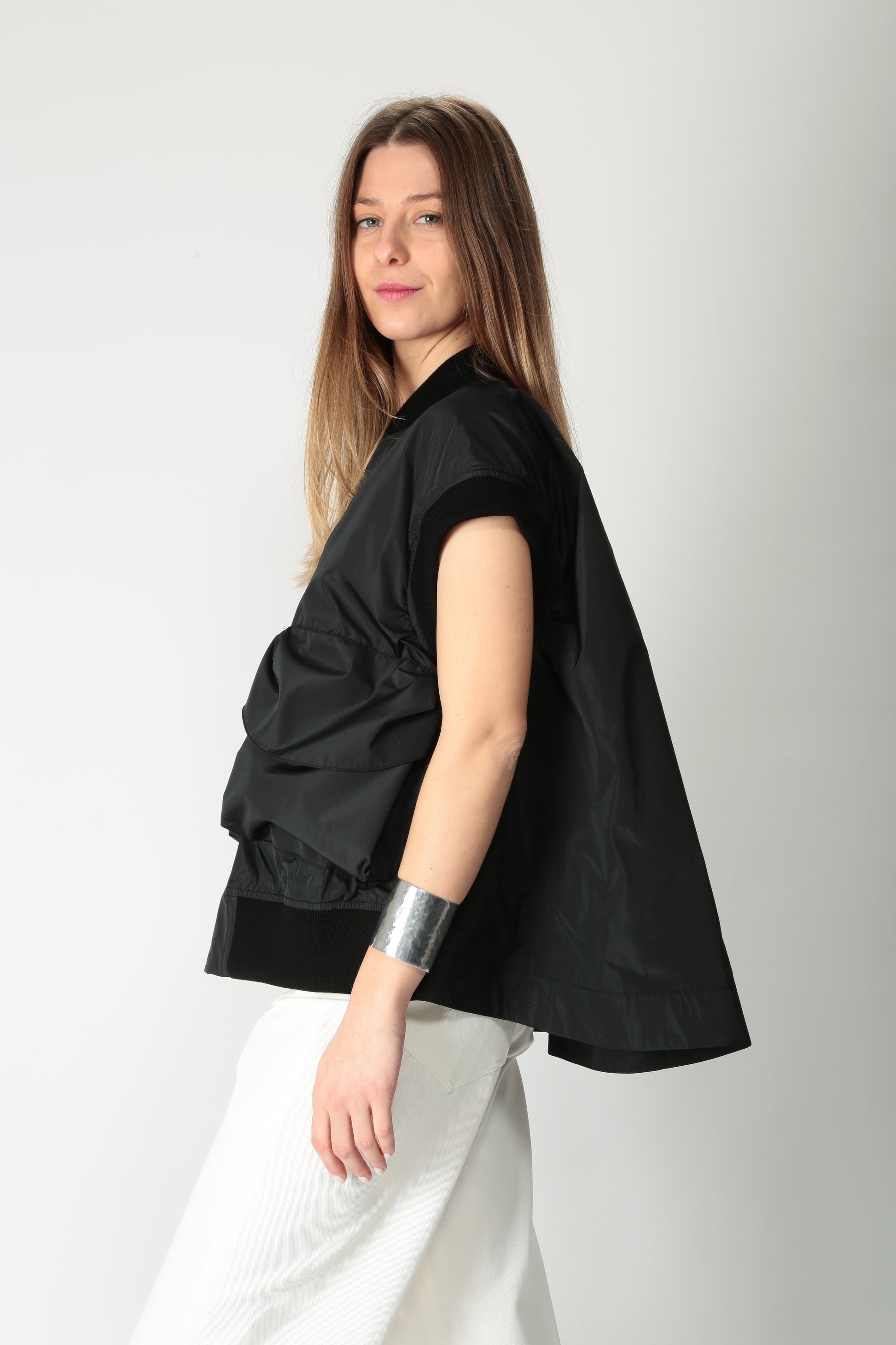 https://admin.shopify.com/store/gulieshop/products/15034969063773#:~:text=https%3A//www.gulieshop.it%20%E2%80%BA%20products%20%E2%80%BA%20meimeij%2Dgilet%2Dcon%2Dtasconi%2Dm5pd05