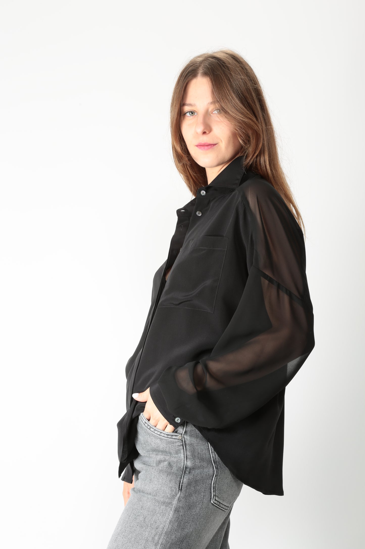 https://admin.shopify.com/store/gulieshop/products/15661853409629#:~:text=https%3A//www.gulieshop.it%20%E2%80%BA%20products%20%E2%80%BA%20camicetta%2Dsnob%2Dcamicia%2Din%2Dseta%2D31415%2D553c