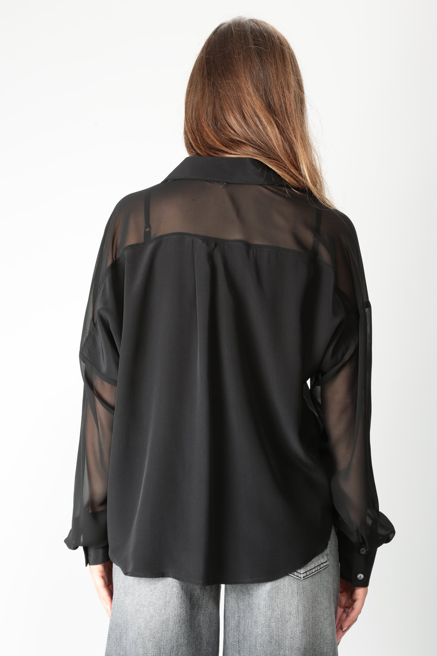 https://admin.shopify.com/store/gulieshop/products/15661853409629#:~:text=https%3A//www.gulieshop.it%20%E2%80%BA%20products%20%E2%80%BA%20camicetta%2Dsnob%2Dcamicia%2Din%2Dseta%2D31415%2D553c