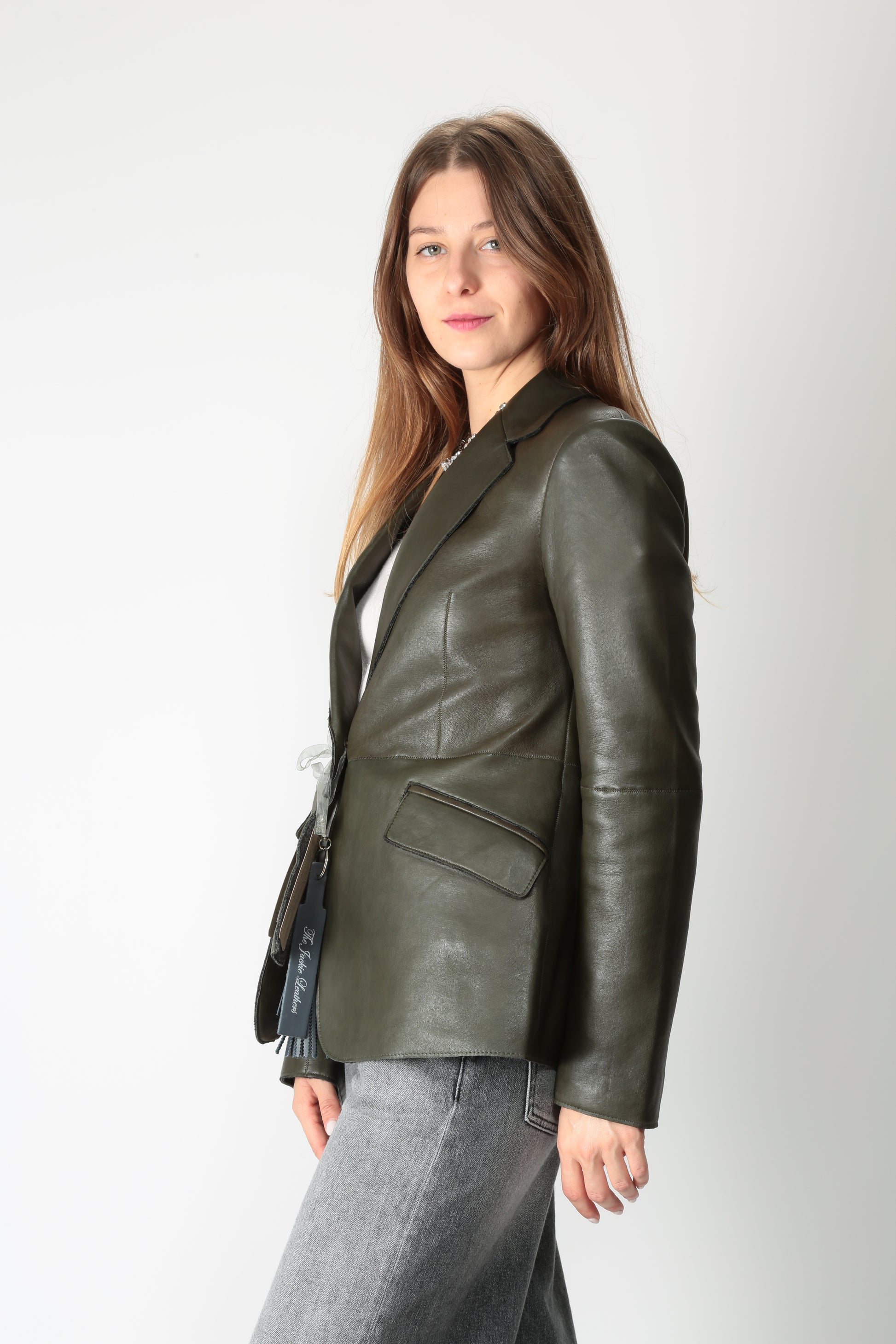 https://admin.shopify.com/store/gulieshop/products/15663934898525#:~:text=https%3A//www.gulieshop.it%20%E2%80%BA%20products%20%E2%80%BA%20jackie%2Dgiacca%2Din%2Dpelle%2Dmonopetto%2Dlucia