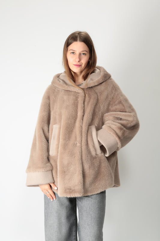 https://admin.shopify.com/store/gulieshop/products/15663943352669#:~:text=https%3A//www.gulieshop.it%20%E2%80%BA%20products%20%E2%80%BA%20violanti%2Dcappotto%2Dcorto%2Dcon%2Dcappuccio%2Dve426%2D5500