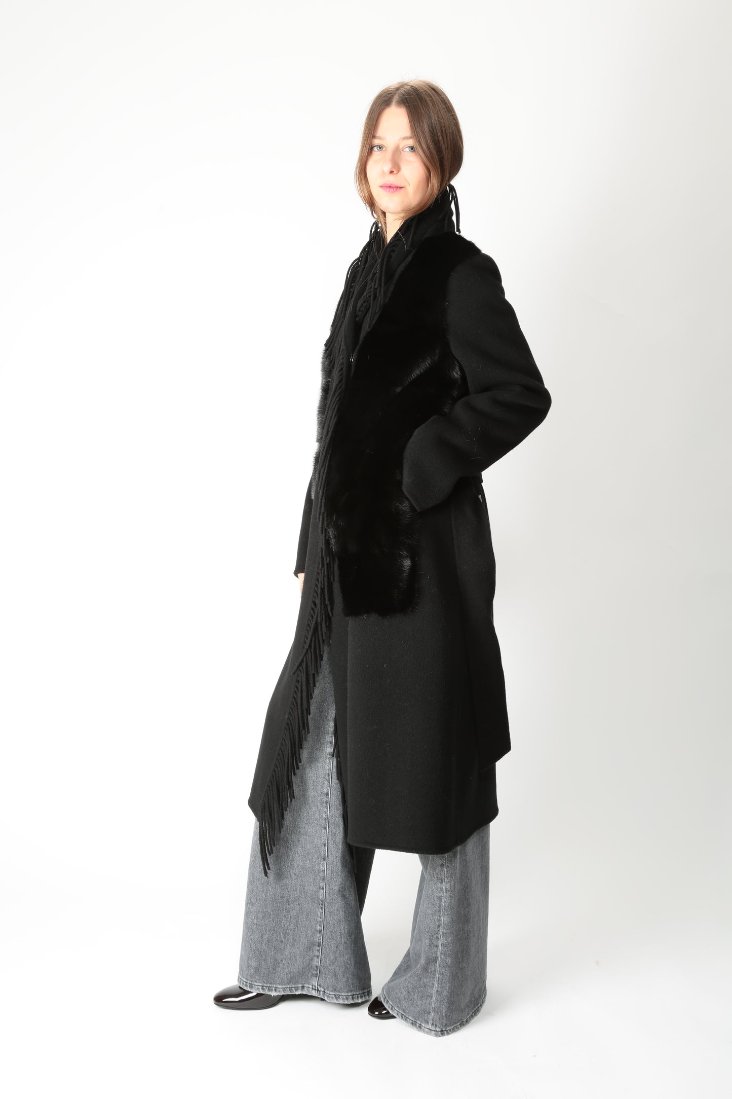https://admin.shopify.com/store/gulieshop/products/15663943188829#:~:text=https%3A//www.gulieshop.it%20%E2%80%BA%20products%20%E2%80%BA%20violanti%2Dcappotto%2Dcon%2Dfangia%2Dvd438%2D5902