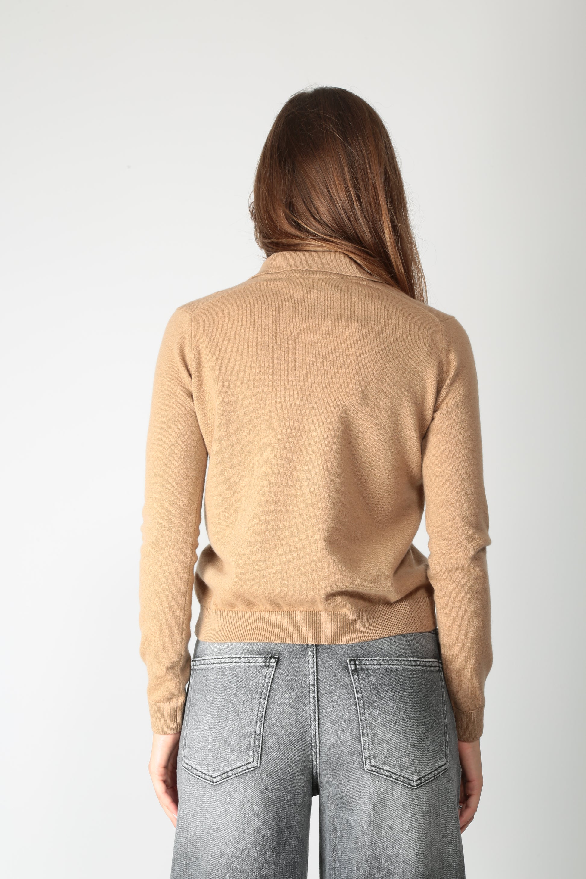 https://admin.shopify.com/store/gulieshop/products/15661853573469#:~:text=https%3A//www.gulieshop.it%20%E2%80%BA%20products%20%E2%80%BA%20alpha%2Dstudio%2Dpolo%2Din%2Dlana%2Dad%2D4152b