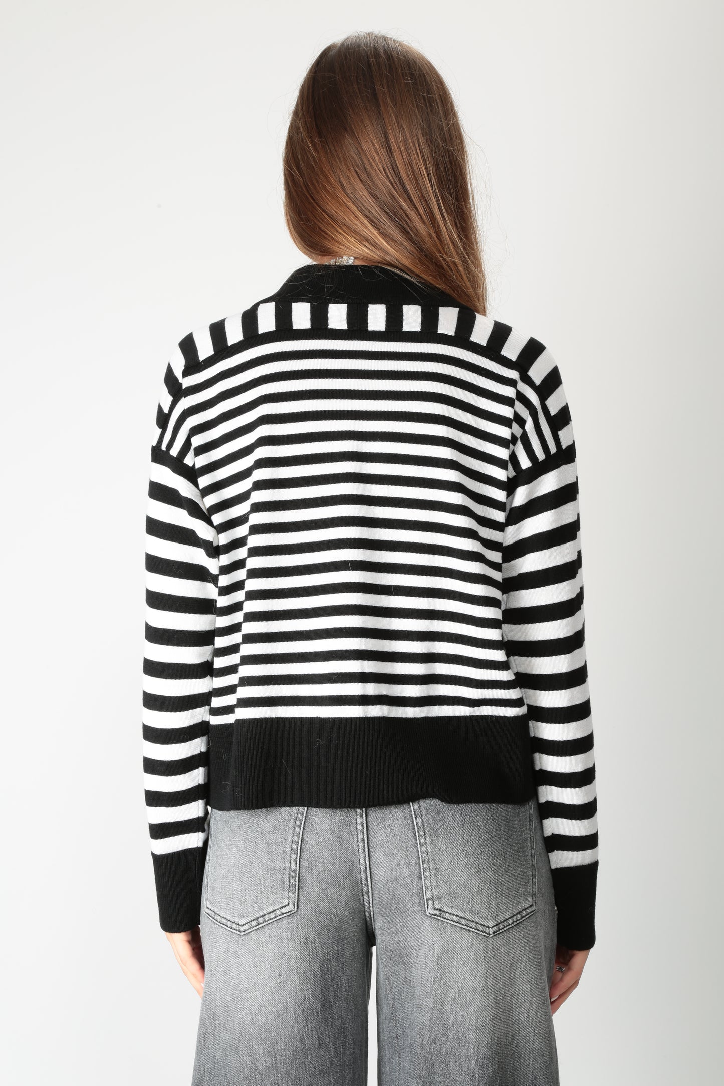 https://admin.shopify.com/store/gulieshop/products/15661832339805#:~:text=https%3A//www.gulieshop.it%20%E2%80%BA%20products%20%E2%80%BA%20alpha%2Dstudio%2Dmaglia%2Da%2Drighe%2Dad%2D4041c