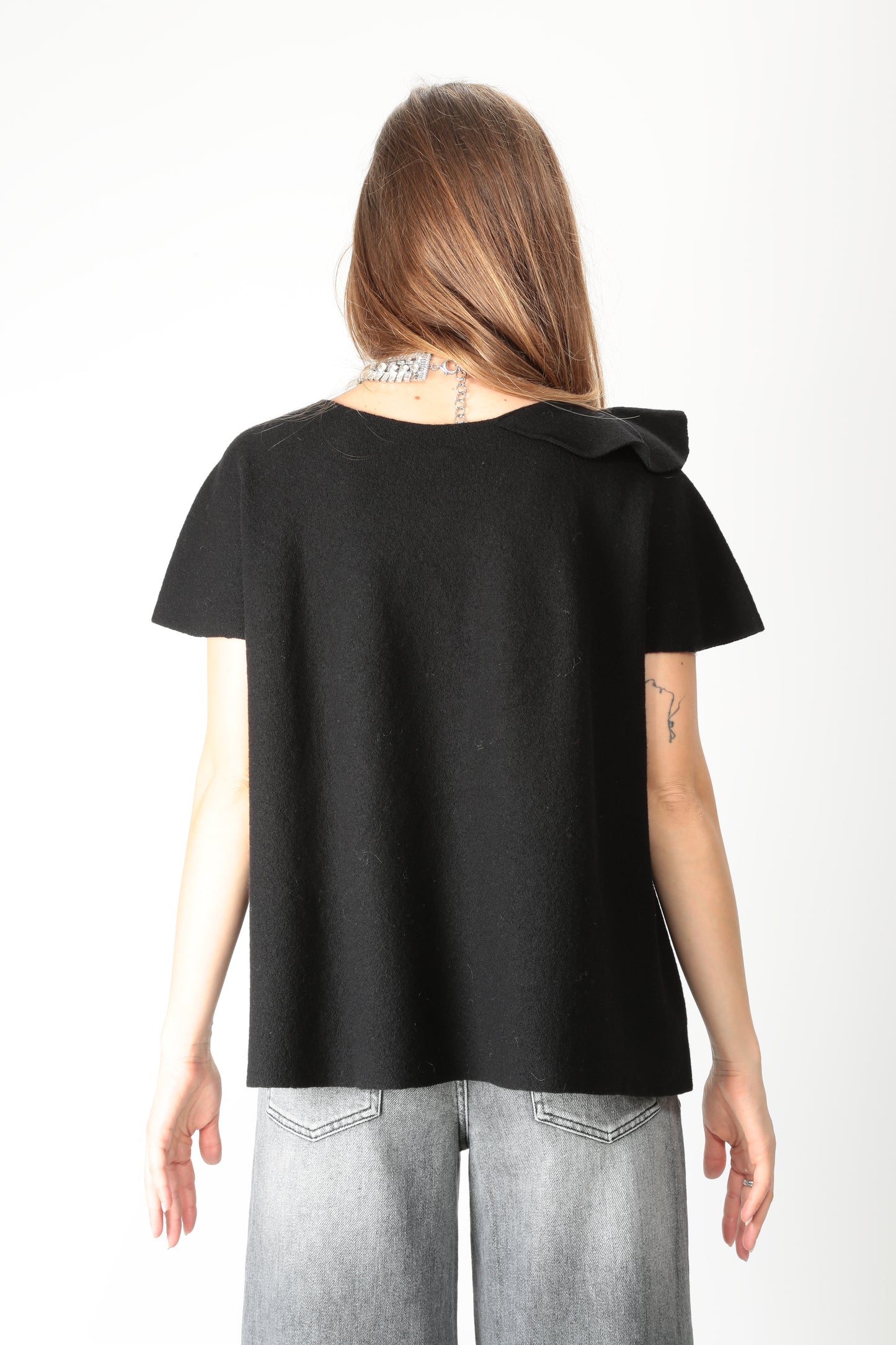 https://admin.shopify.com/store/gulieshop/products/15661852852573#:~:text=https%3A//www.gulieshop.it%20%E2%80%BA%20products%20%E2%80%BA%20l%2Dconti%2Dmaglia%2Din%2Dlana%2Dvergine%2Df5wa70