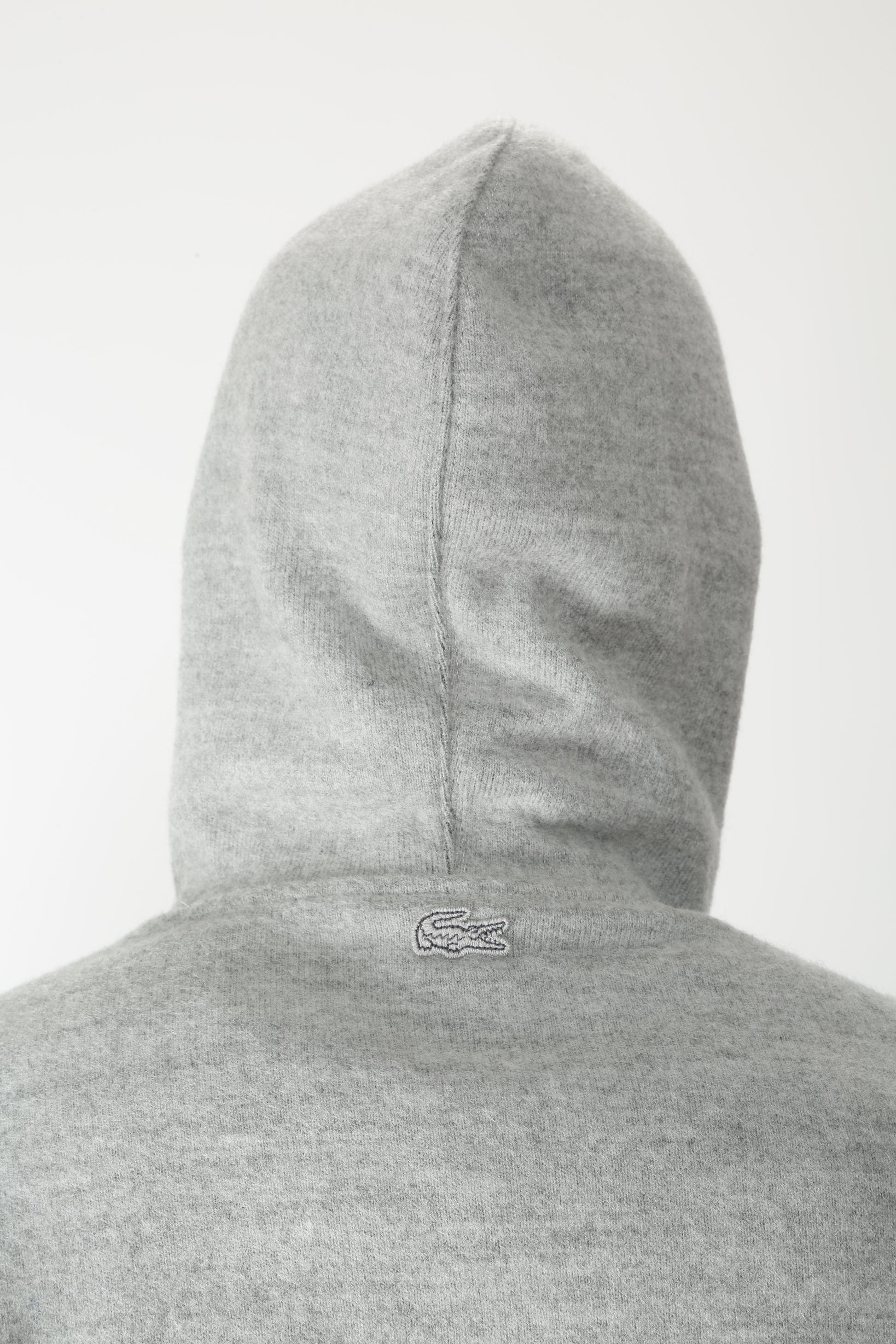 https://admin.shopify.com/store/gulieshop/products/15663953183069#:~:text=https%3A//www.gulieshop.it%20%E2%80%BA%20products%20%E2%80%BA%20lacoste%2Dfelpa%2Dcon%2Dcappuccio%2Dsh5502%2D4