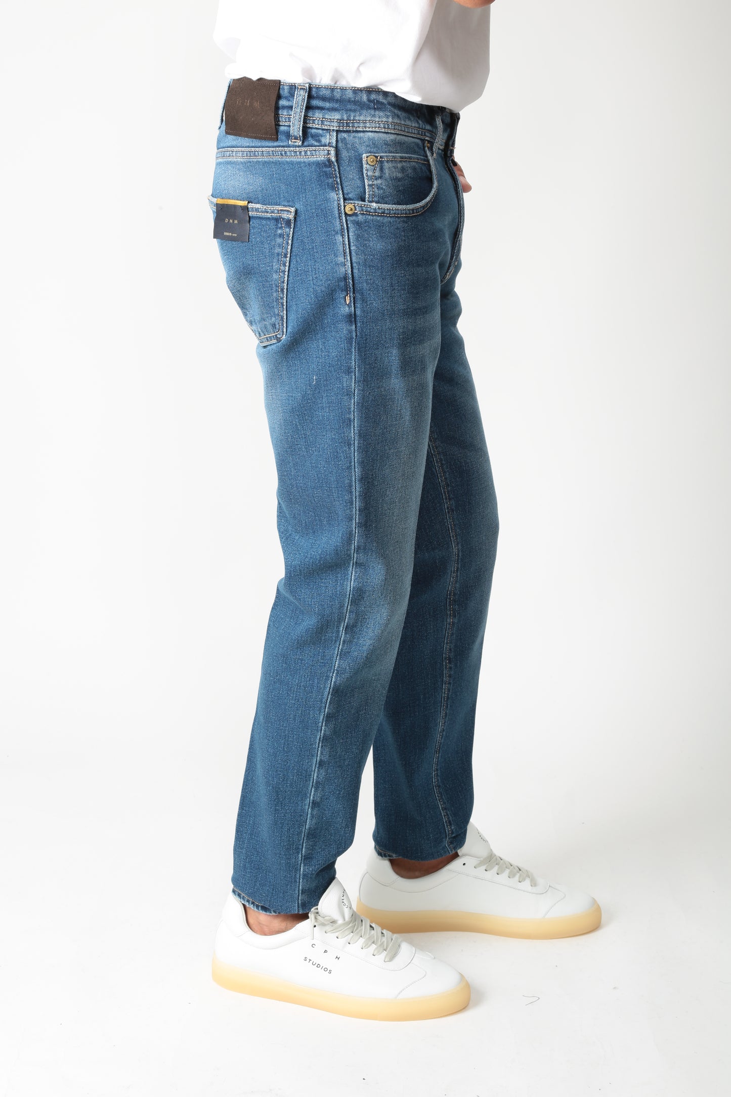 https://admin.shopify.com/store/gulieshop/products/15663961506141#:~:text=https%3A//www.gulieshop.it%20%E2%80%BA%20products%20%E2%80%BA%20briglia%2Djeans%2Dslim%2Dfit%2Dsteve%2D400150