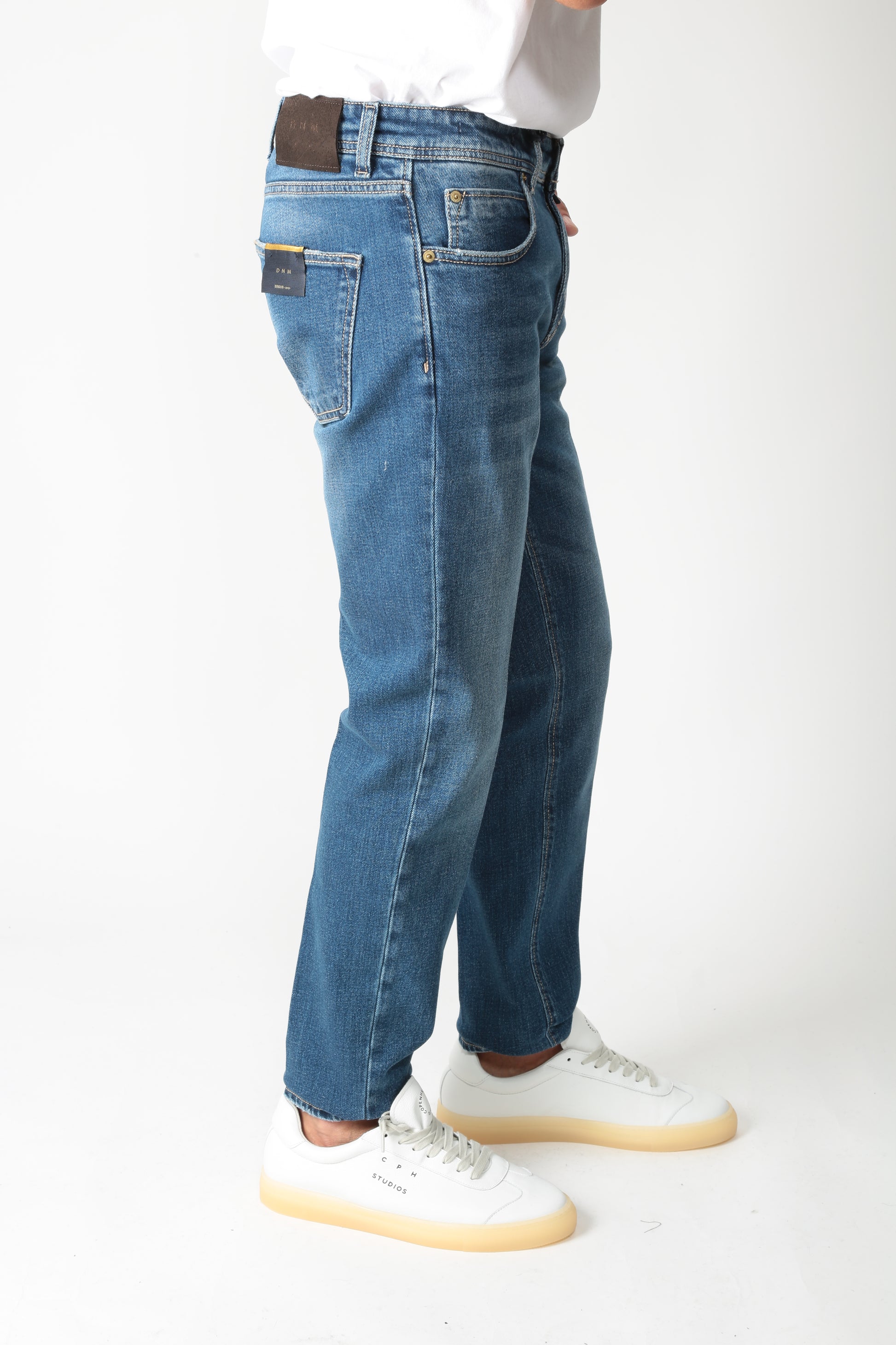 https://admin.shopify.com/store/gulieshop/products/15663961506141#:~:text=https%3A//www.gulieshop.it%20%E2%80%BA%20products%20%E2%80%BA%20briglia%2Djeans%2Dslim%2Dfit%2Dsteve%2D400150