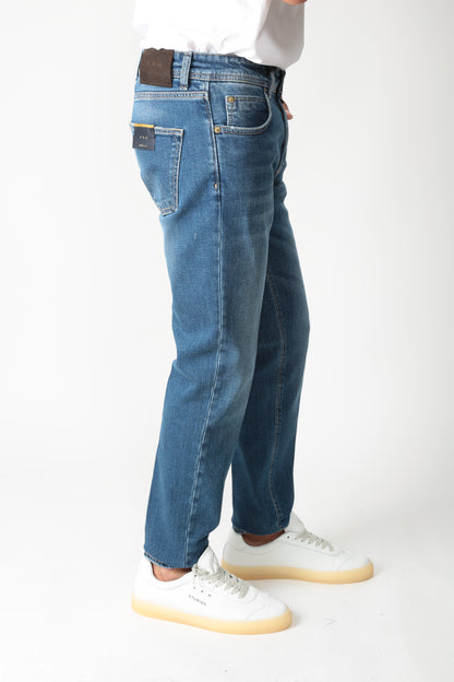 https://admin.shopify.com/store/gulieshop/products/15663961506141#:~:text=https%3A//www.gulieshop.it%20%E2%80%BA%20products%20%E2%80%BA%20briglia%2Djeans%2Dslim%2Dfit%2Dsteve%2D400150