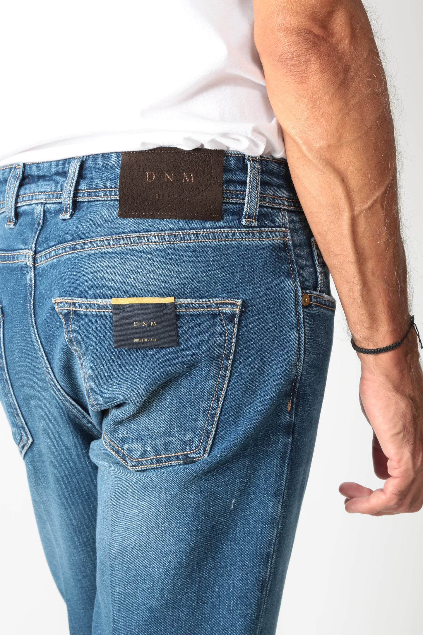 https://admin.shopify.com/store/gulieshop/products/15663961506141#:~:text=https%3A//www.gulieshop.it%20%E2%80%BA%20products%20%E2%80%BA%20briglia%2Djeans%2Dslim%2Dfit%2Dsteve%2D400150