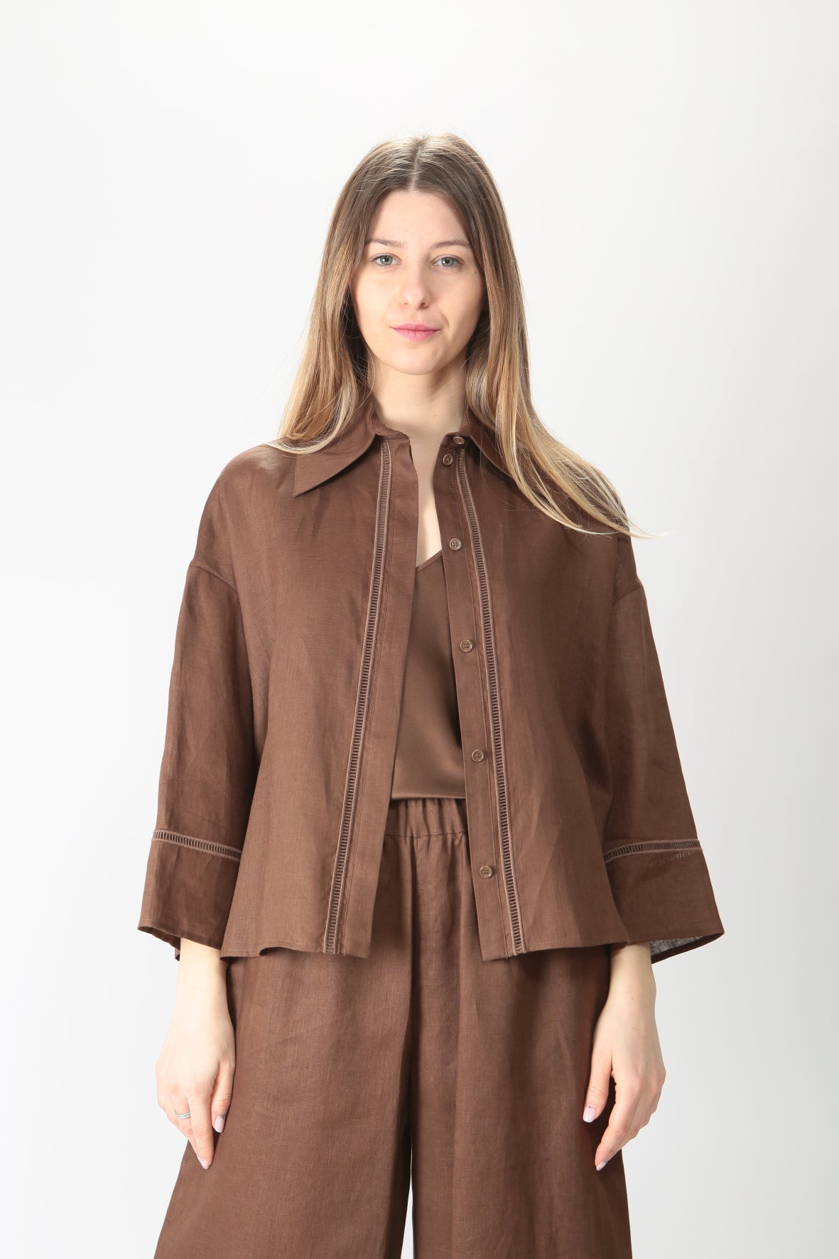 https://admin.shopify.com/store/gulieshop/products/9113071681885#:~:text=Invia-,MaxMara%20Leisura%20Camicia%20in%20lino%20Robinia,-Contenuto%20multimediale%201