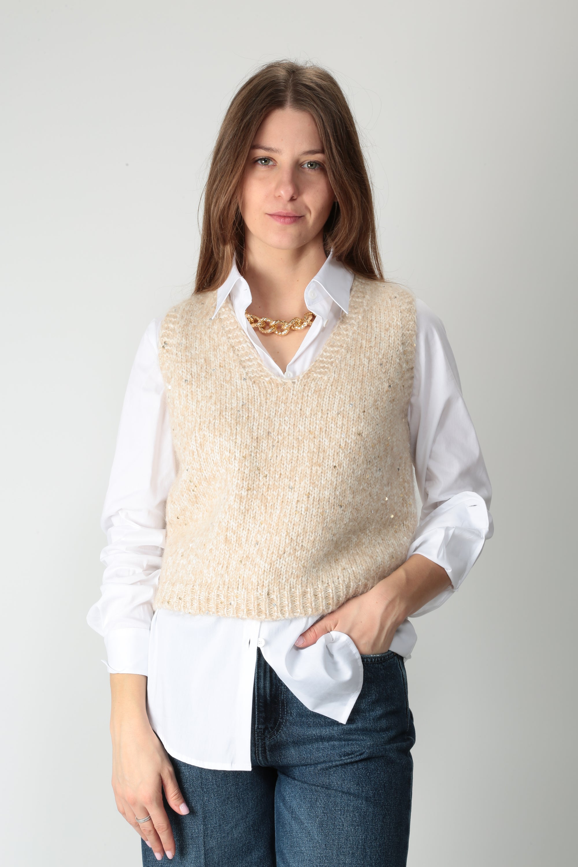 https://admin.shopify.com/store/gulieshop/products/15713232617821#:~:text=https%3A//www.gulieshop.it%20%E2%80%BA%20products%20%E2%80%BA%20maida%2Dmila%2Dgilet%2Dcon%2Dpaillettes%2D255m8301