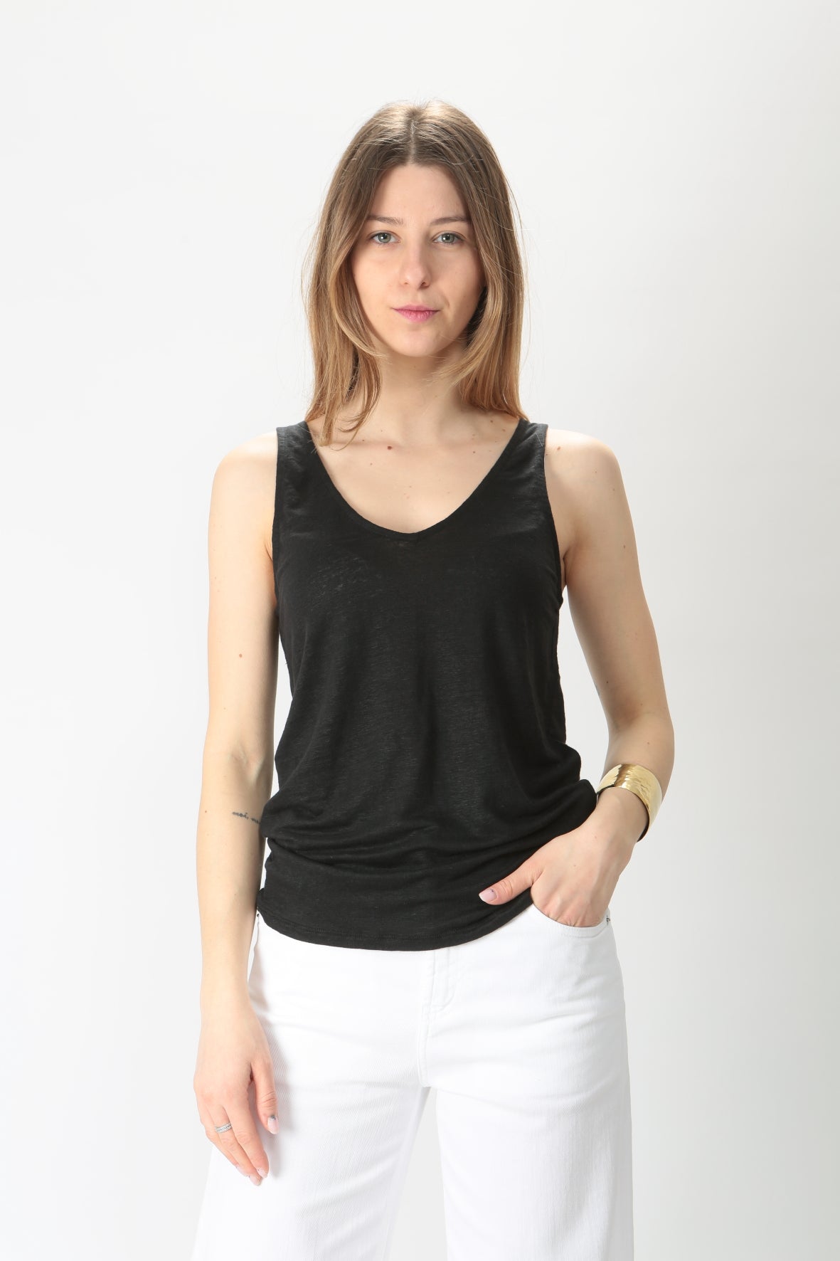 https://admin.shopify.com/store/gulieshop/products/9120835797341#:~:text=Invia-,Majestic%20Top%20canotta%20in%20lino%20M011FDE022,-Contenuto%20multimediale%201