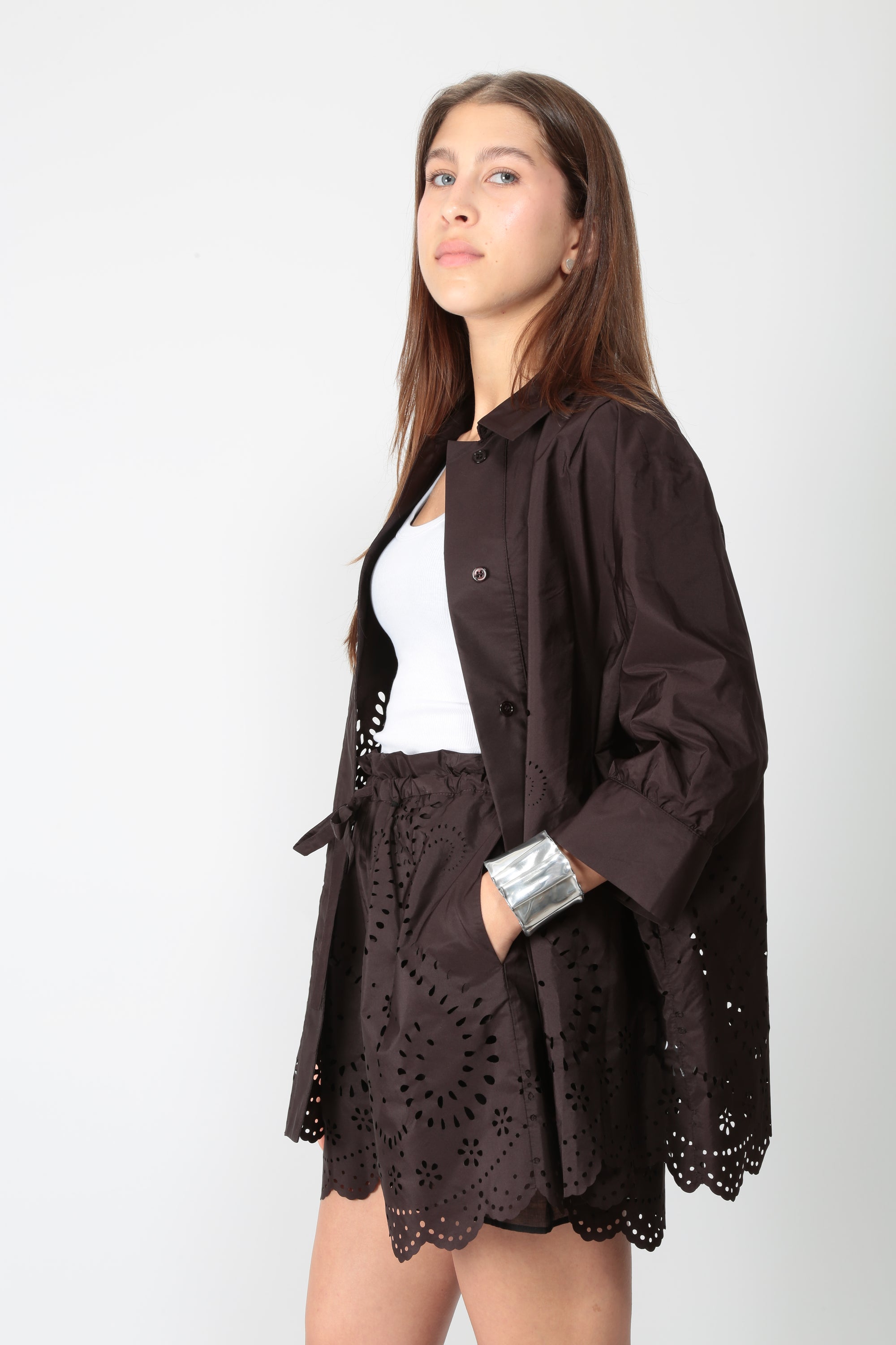 https://admin.shopify.com/store/gulieshop/products/16279613833565#:~:text=https%3A//www.gulieshop.it%20%E2%80%BA%20products%20%E2%80%BA%20meimeij%2Dcamicia%2Dtraforata%2Dm6pd00