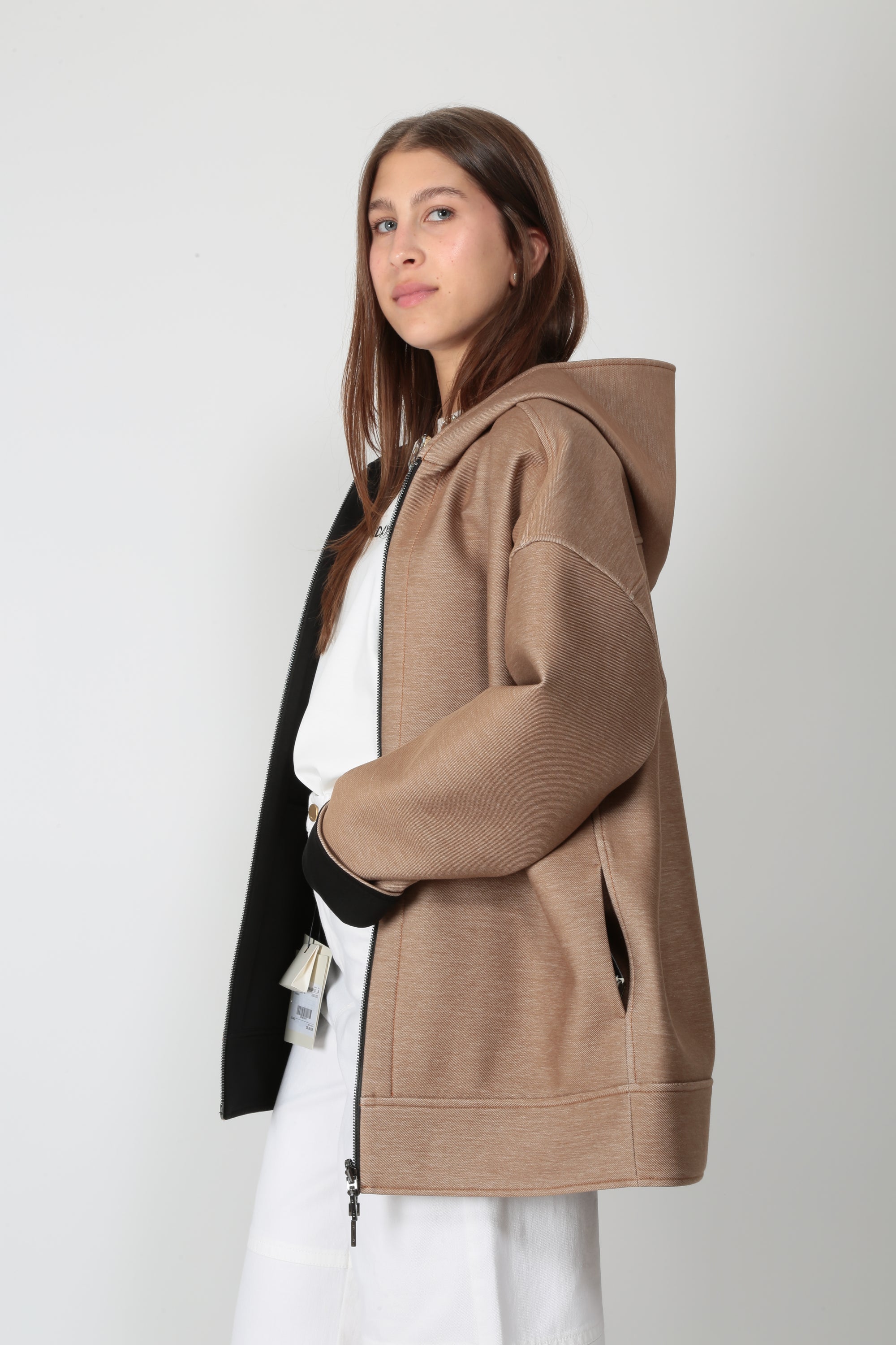 https://admin.shopify.com/store/gulieshop/products/16312906514781#:~:text=https%3A//www.gulieshop.it%20%E2%80%BA%20products%20%E2%80%BA%20maxmara%2Dmm%2Dbomber%2Din%2Dscuba%2Dmmlfinire