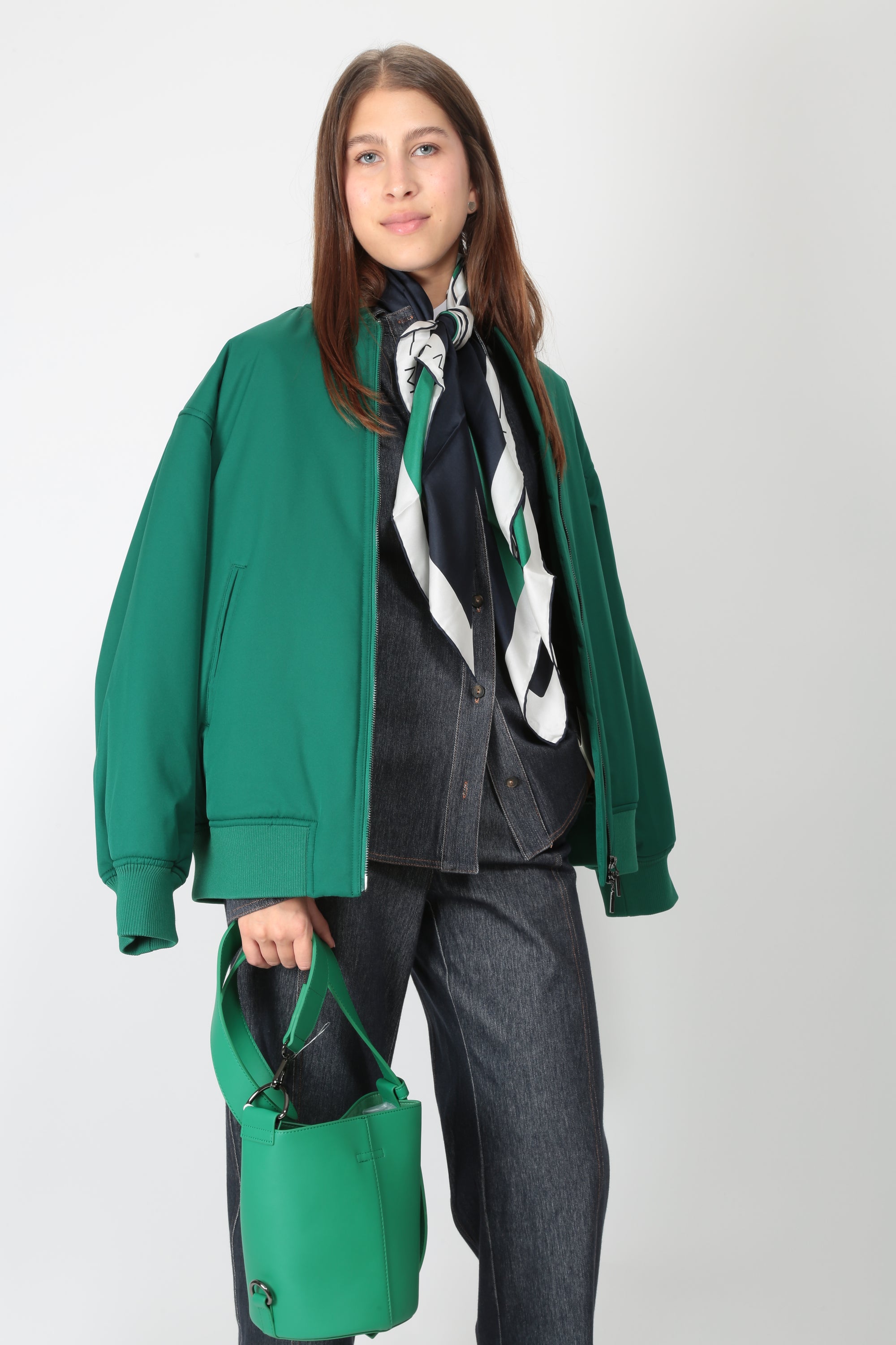 https://admin.shopify.com/store/gulieshop/products/16312906842461#:~:text=https%3A//www.gulieshop.it%20%E2%80%BA%20products%20%E2%80%BA%20maxmara%2Dmm%2Dbomber%2Dimbottito%2Dmmlbalco