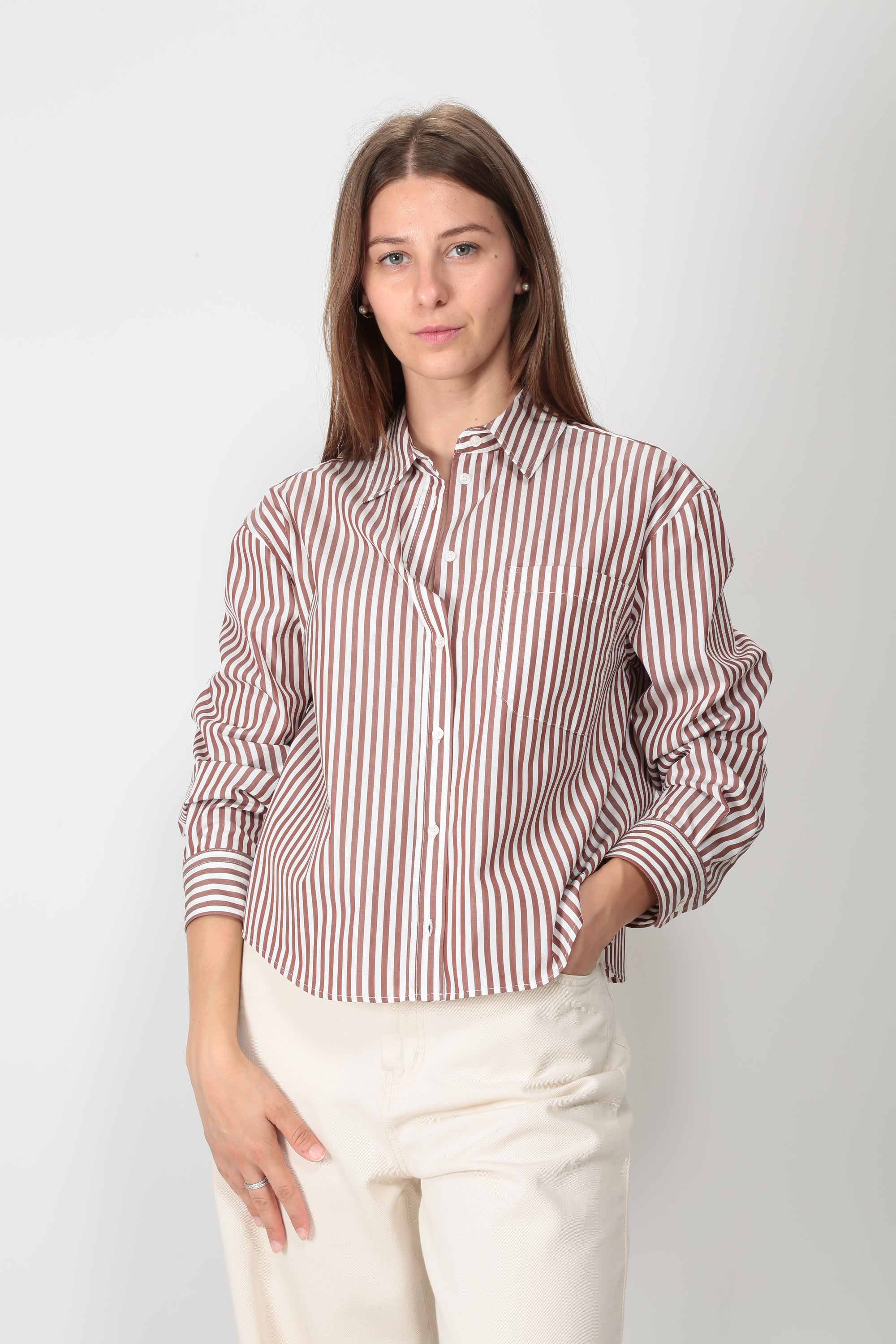 https://admin.shopify.com/store/gulieshop/products/16314026557789#:~:text=https%3A//www.gulieshop.it%20%E2%80%BA%20products%20%E2%80%BA%20maxmara%2Dweekend%2Dcamicia%2Dboxy%2Dwkdpanetto