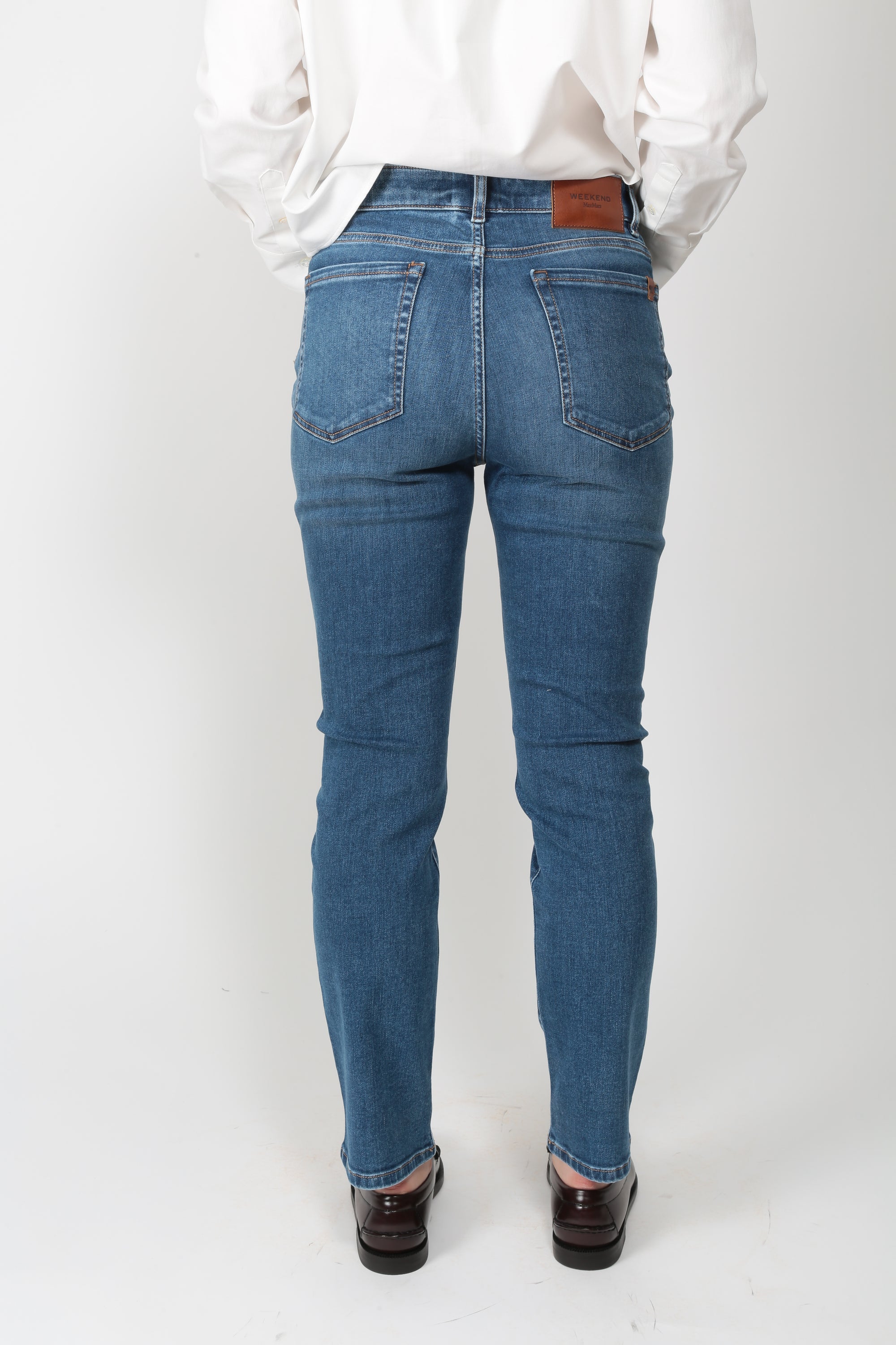 https://admin.shopify.com/store/gulieshop/products/16314031309149#:~:text=https%3A//www.gulieshop.it%20%E2%80%BA%20products%20%E2%80%BA%20maxmara%2Dweekend%2Djeans%2Dslim%2Dfit%2Dwkdlana