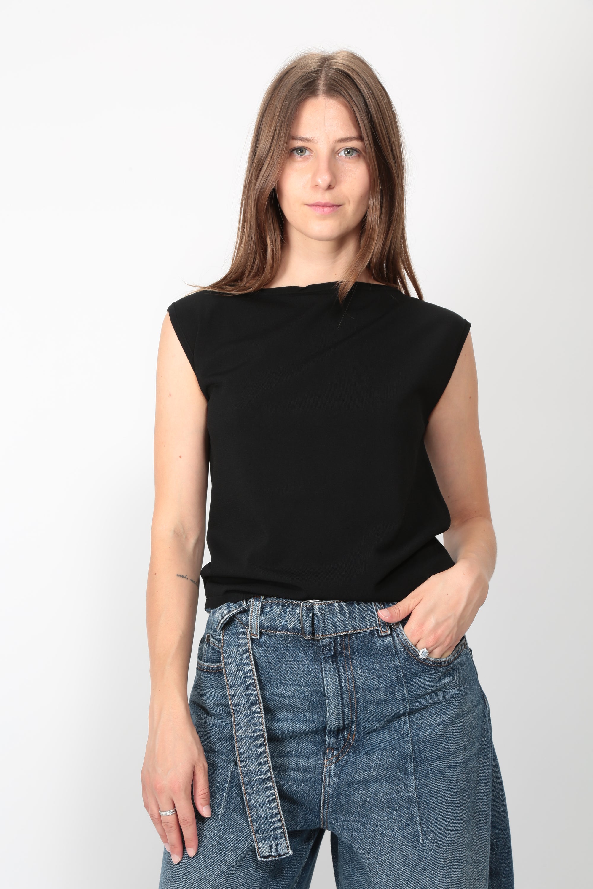 https://admin.shopify.com/store/gulieshop/products/16314031571293#:~:text=https%3A//www.gulieshop.it%20%E2%80%BA%20products%20%E2%80%BA%20maxmara%2Dweekend%2Dtop%2Din%2Dviscosa%2Dwkdbella