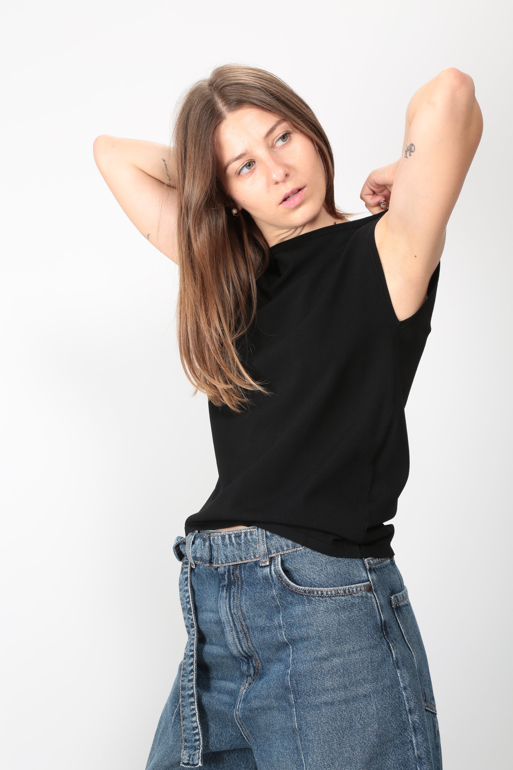 https://admin.shopify.com/store/gulieshop/products/16314031571293#:~:text=https%3A//www.gulieshop.it%20%E2%80%BA%20products%20%E2%80%BA%20maxmara%2Dweekend%2Dtop%2Din%2Dviscosa%2Dwkdbella