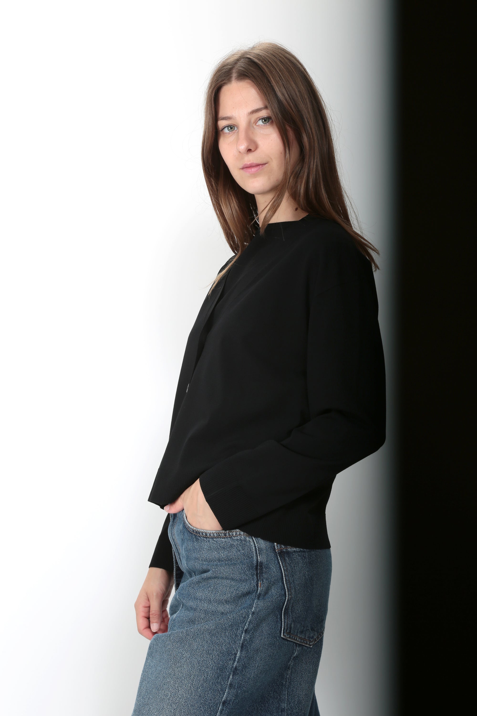 https://admin.shopify.com/store/gulieshop/products/16314031538525#:~:text=https%3A//www.gulieshop.it%20%E2%80%BA%20products%20%E2%80%BA%20maxmara%2Dweekend%2Dcardigan%2Din%2Dviscosa%2Dwkdboario