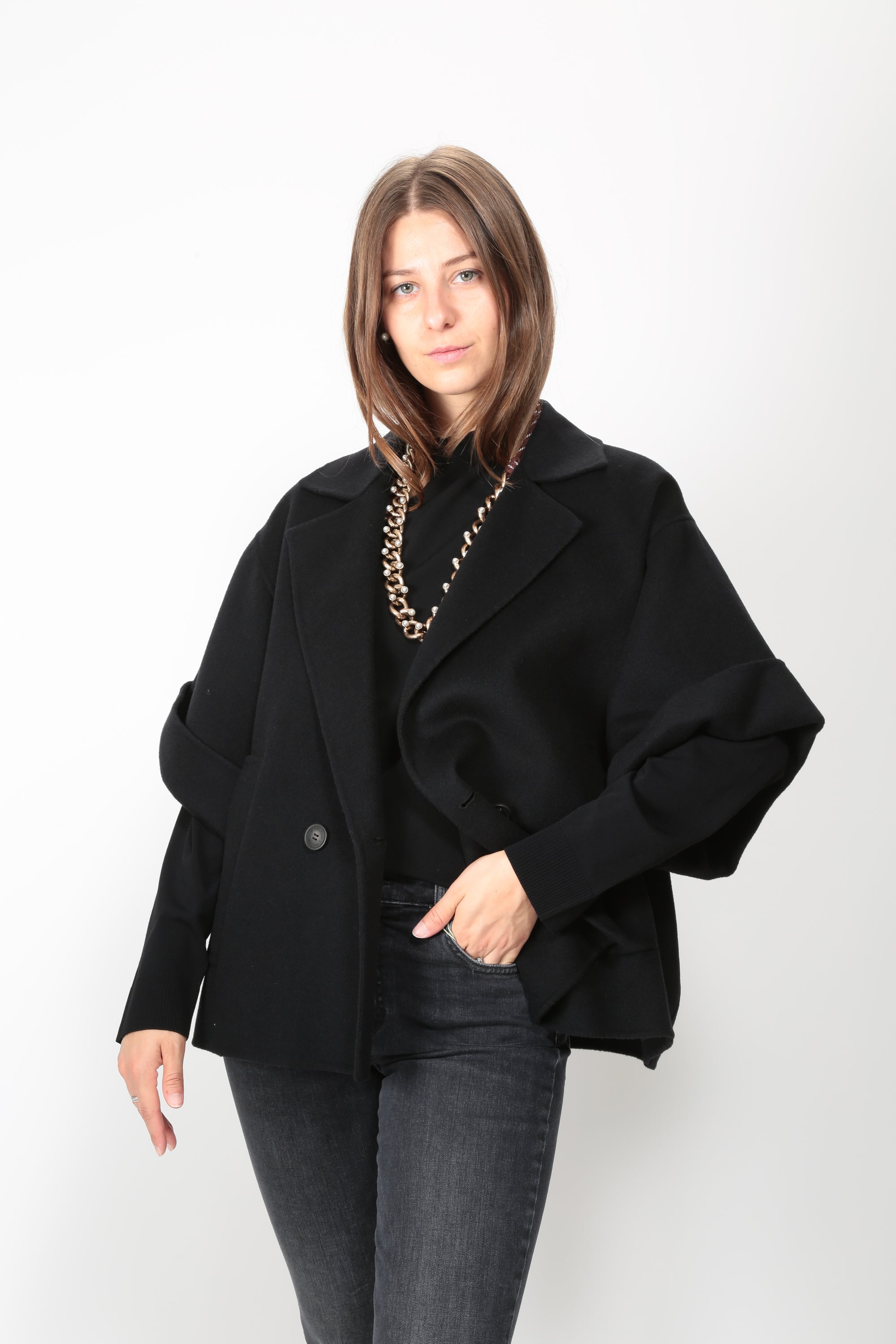 https://admin.shopify.com/store/gulieshop/products/16314031440221#:~:text=https%3A//www.gulieshop.it%20%E2%80%BA%20products%20%E2%80%BA%20maxmara%2Dweekend%2Dcappotto%2Dcorto%2Dwkdneo