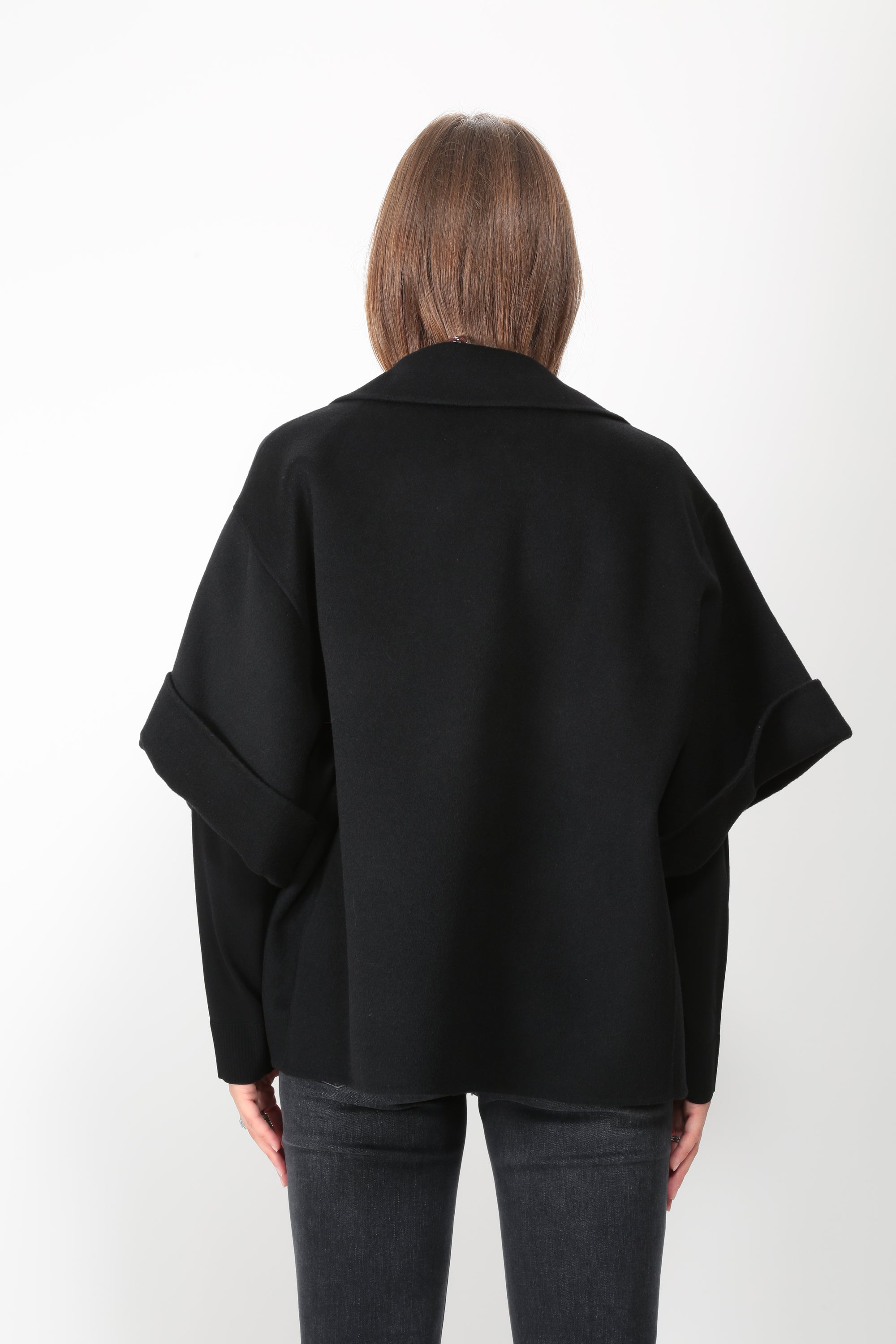 https://admin.shopify.com/store/gulieshop/products/16314031440221#:~:text=https%3A//www.gulieshop.it%20%E2%80%BA%20products%20%E2%80%BA%20maxmara%2Dweekend%2Dcappotto%2Dcorto%2Dwkdneo
