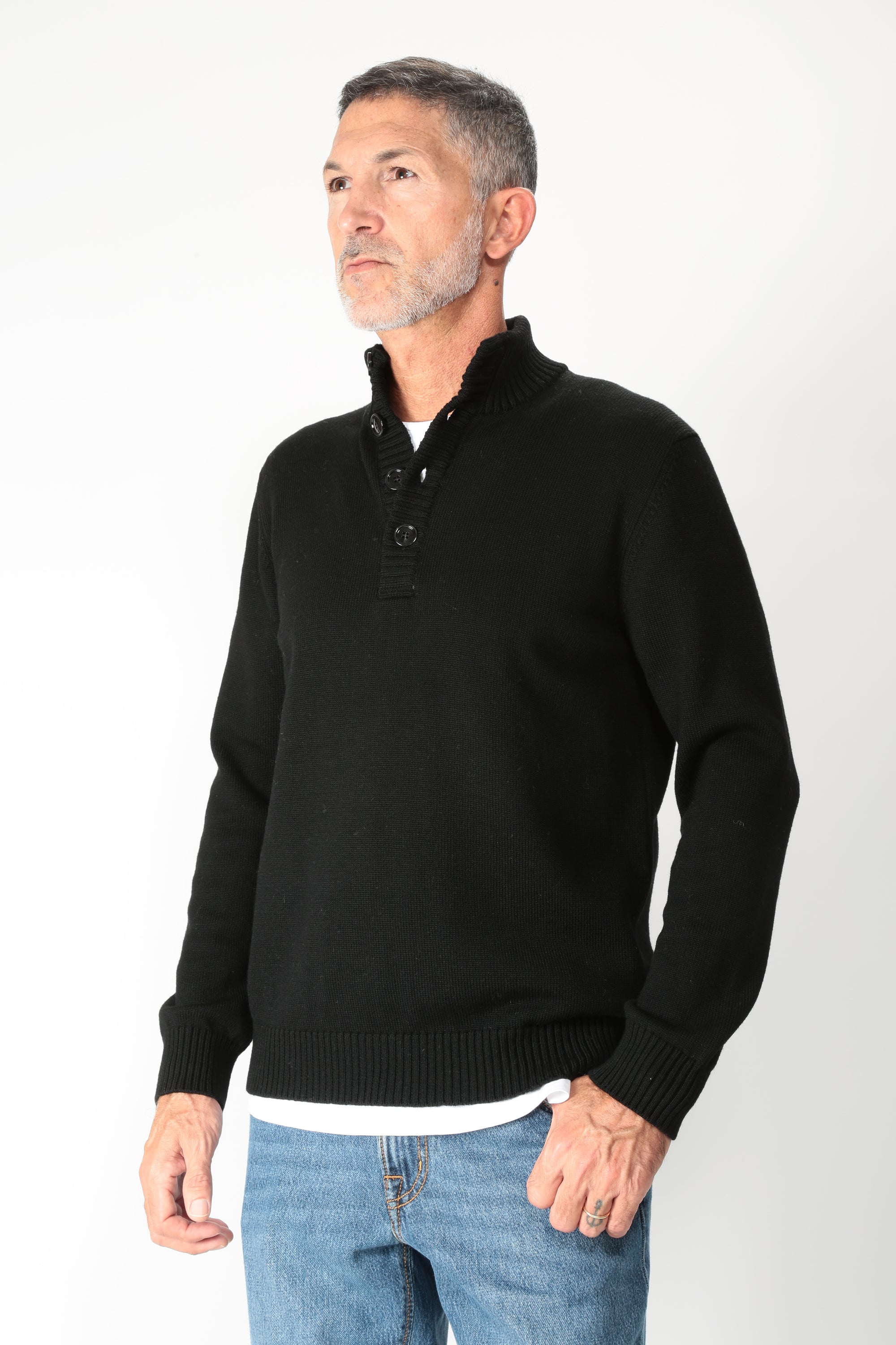 https://www.gulieshop.it › products › diktat-maglia-con-bottoni-dk97103
