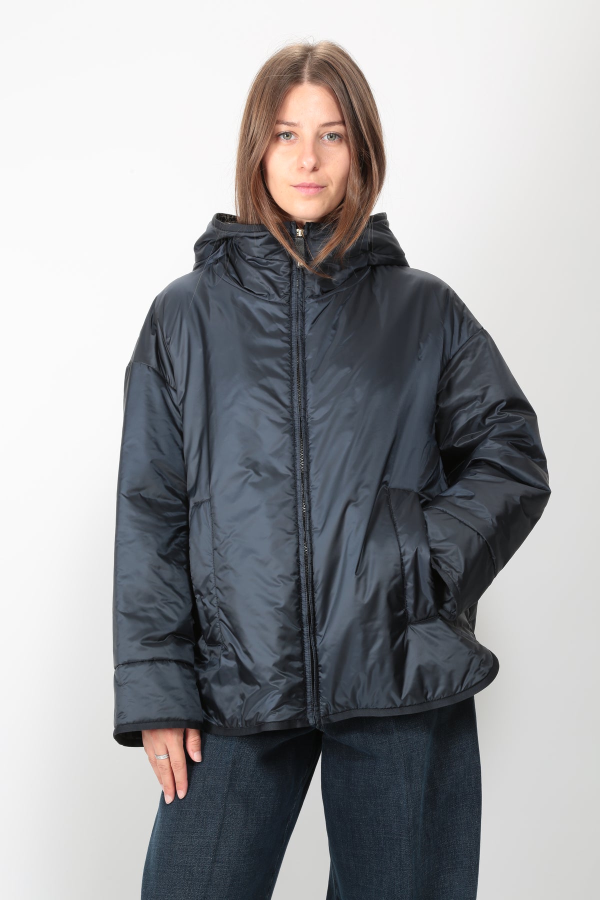 https://admin.shopify.com/store/gulieshop/products/16409649512797#:~:text=https%3A//www.gulieshop.it%20%E2%80%BA%20products%20%E2%80%BA%20maxmara%2Dthe%2Dcube%2Dpiumino%2Doversize%2Dmtccleo