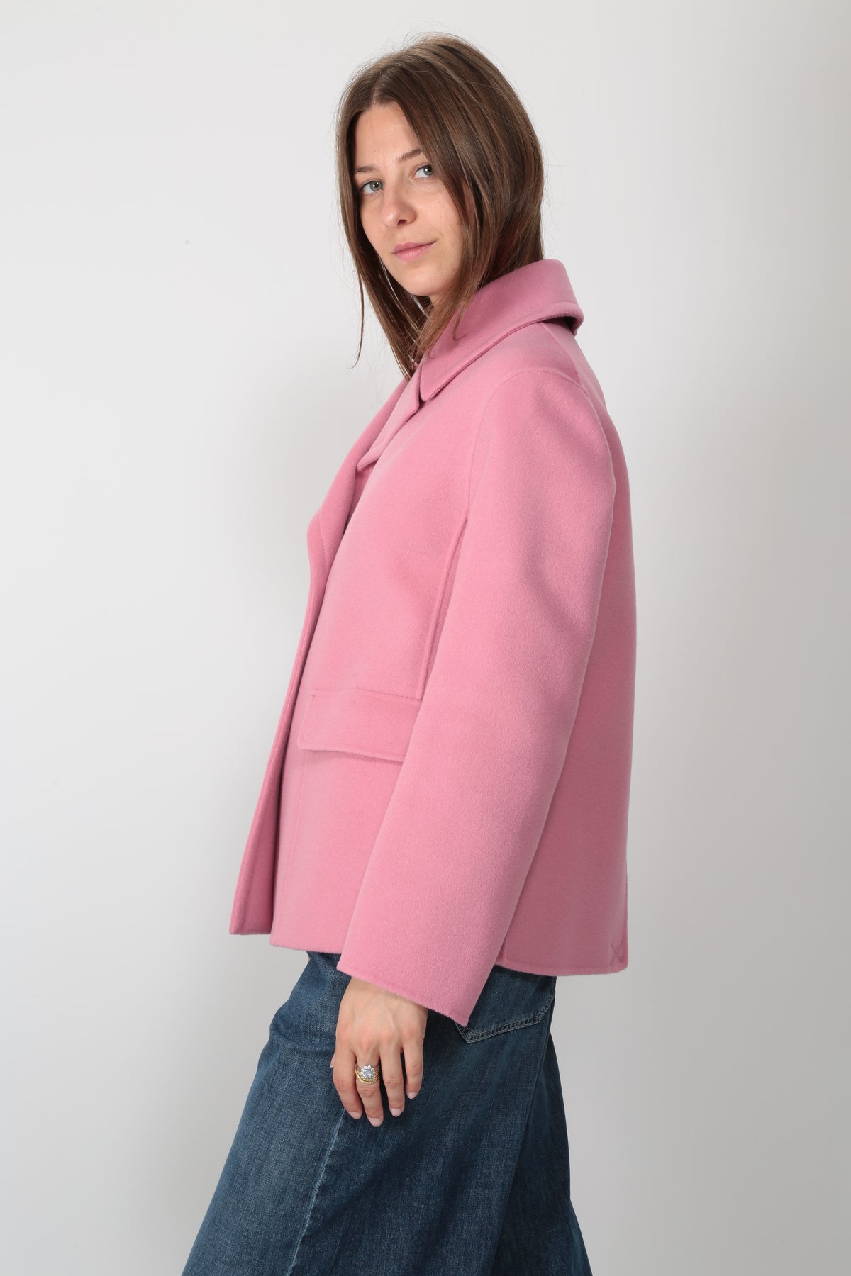https://admin.shopify.com/store/gulieshop/products/16409288474973#:~:text=https%3A//www.gulieshop.it%20%E2%80%BA%20products%20%E2%80%BA%20s%2Dmaxmara%2Dgiacca%2Dcorta%2Din%2Dpura%2Dlana%2Dsmmsissy