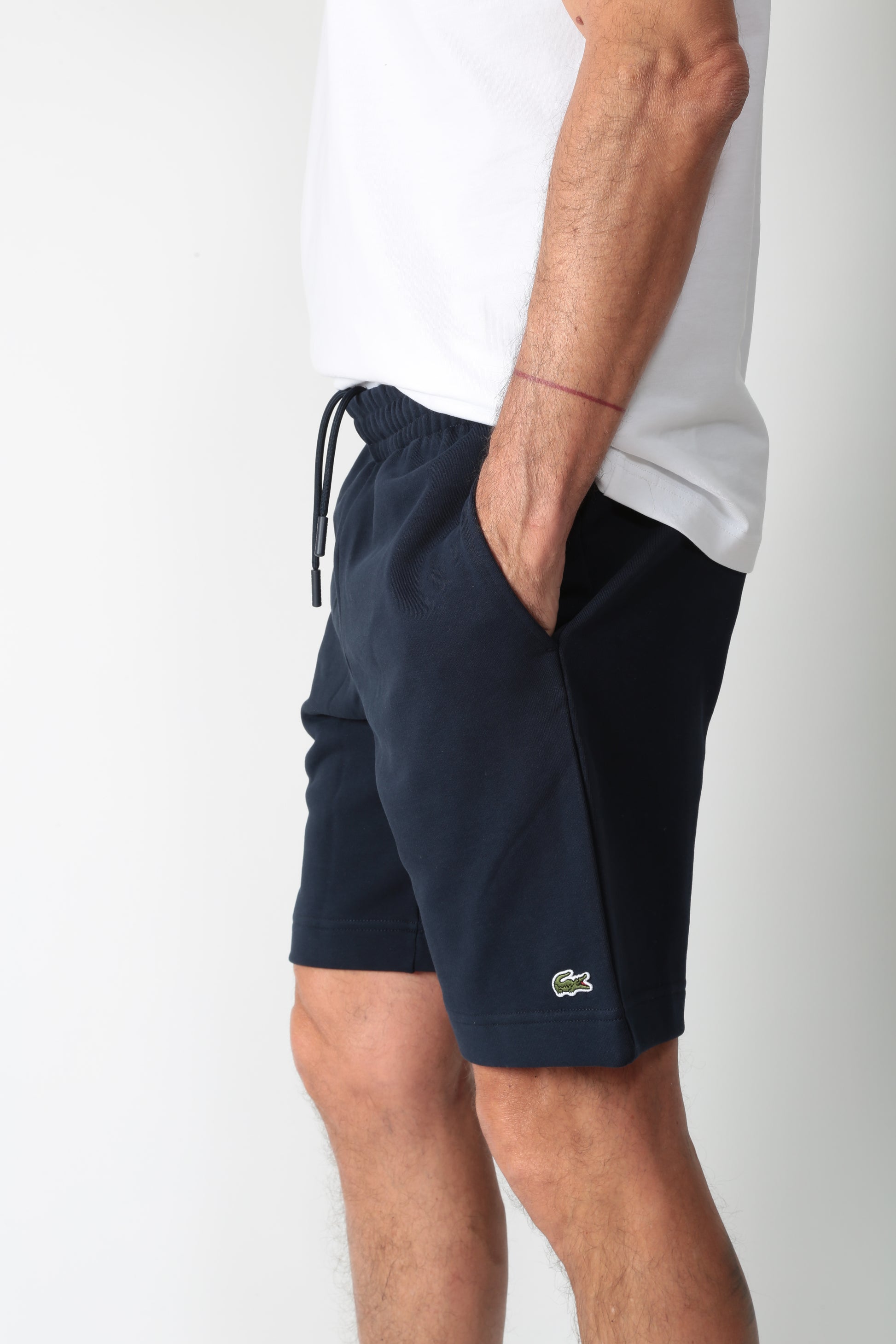 https://admin.shopify.com/store/gulieshop/products/15095558373725#:~:text=https%3A//www.gulieshop.it%20%E2%80%BA%20products%20%E2%80%BA%20lacoste%2Dbermuda%2Din%2Dfelpa%2Dgh9800%2D1