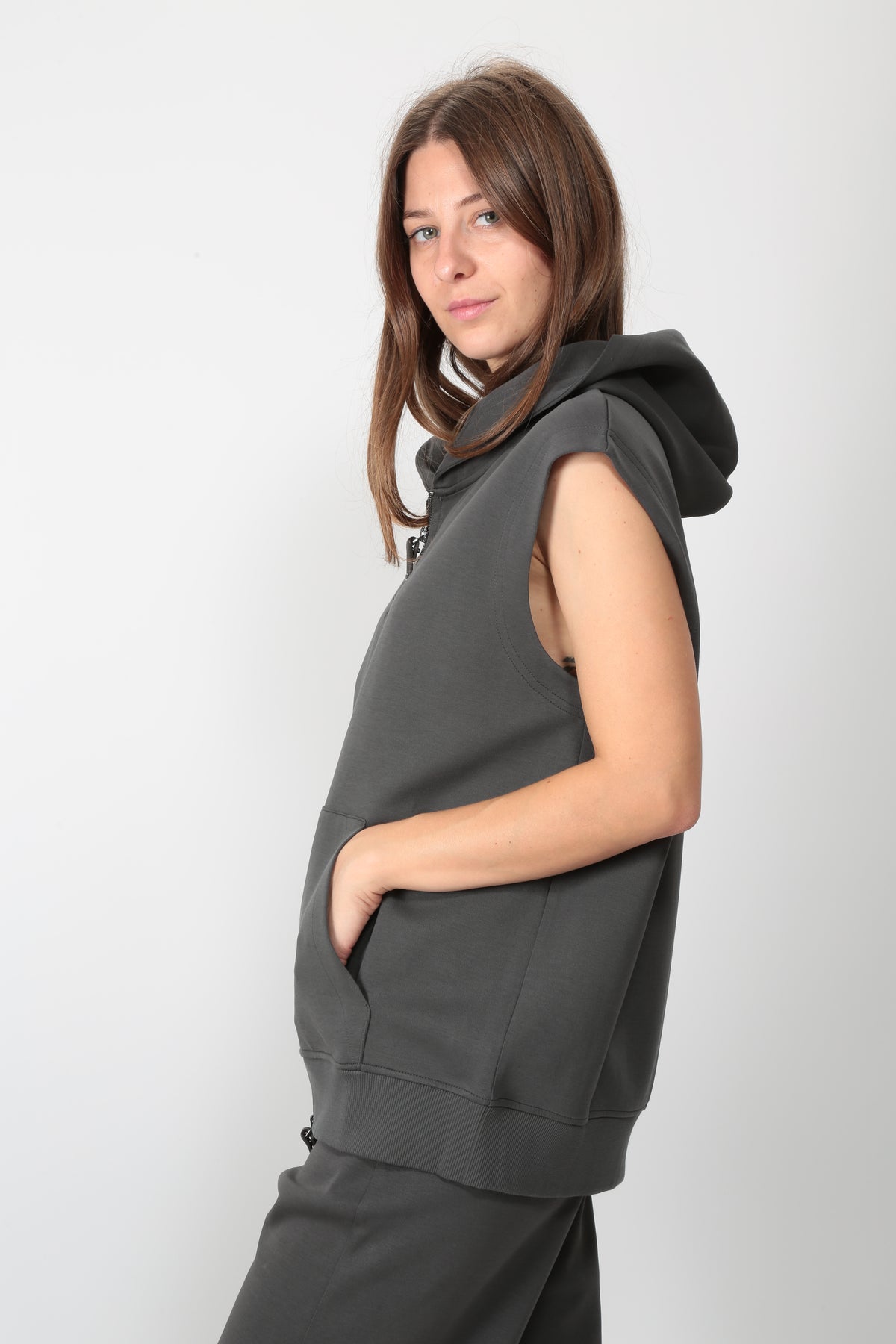 https://admin.shopify.com/store/gulieshop/products/16409287655773#:~:text=https%3A//www.gulieshop.it%20%E2%80%BA%20products%20%E2%80%BA%20s%2Dmaxmara%2Dfelpa%2Dsmanicata%2Dsmmballo