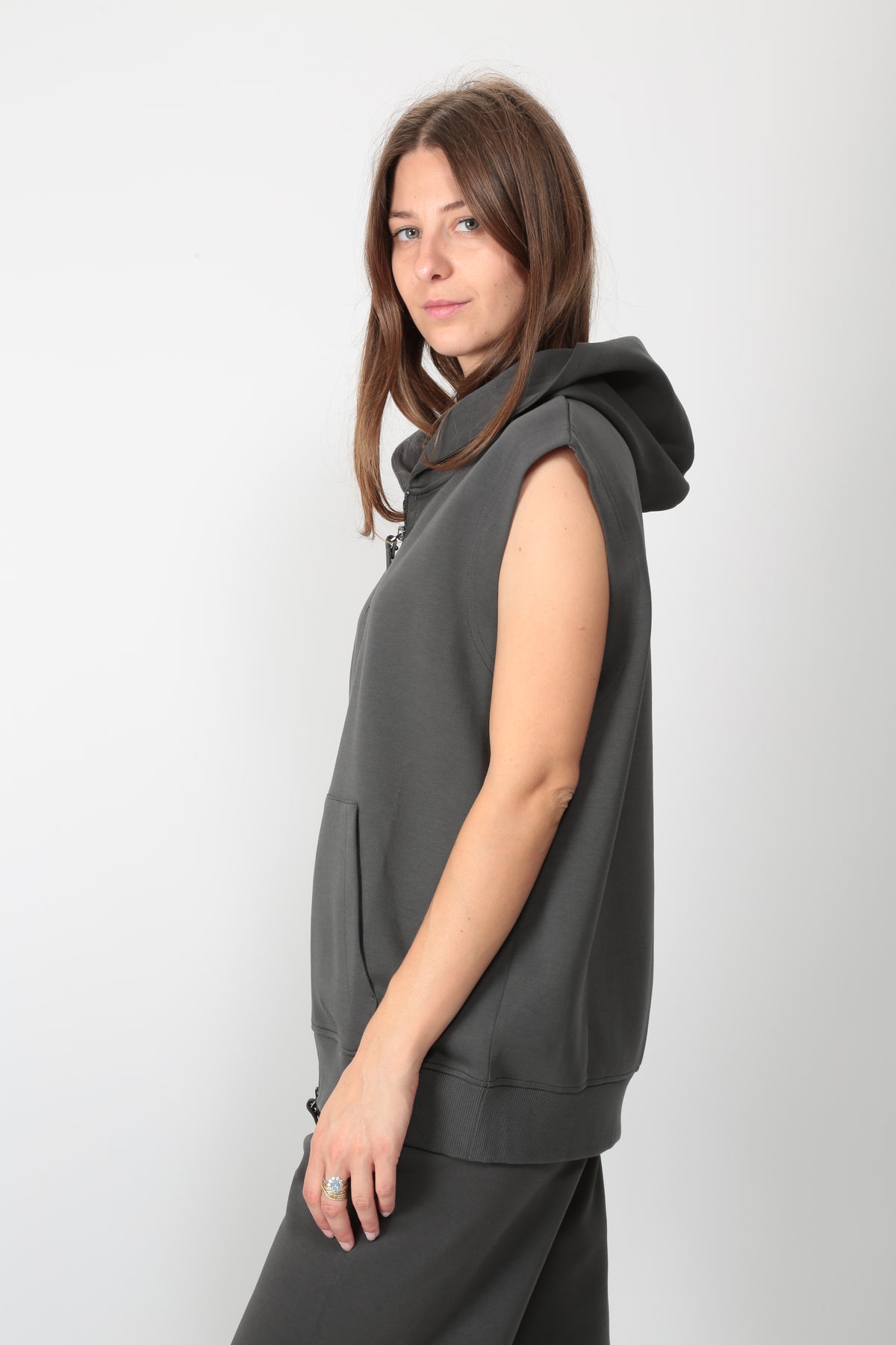 https://admin.shopify.com/store/gulieshop/products/16409287655773#:~:text=https%3A//www.gulieshop.it%20%E2%80%BA%20products%20%E2%80%BA%20s%2Dmaxmara%2Dfelpa%2Dsmanicata%2Dsmmballo