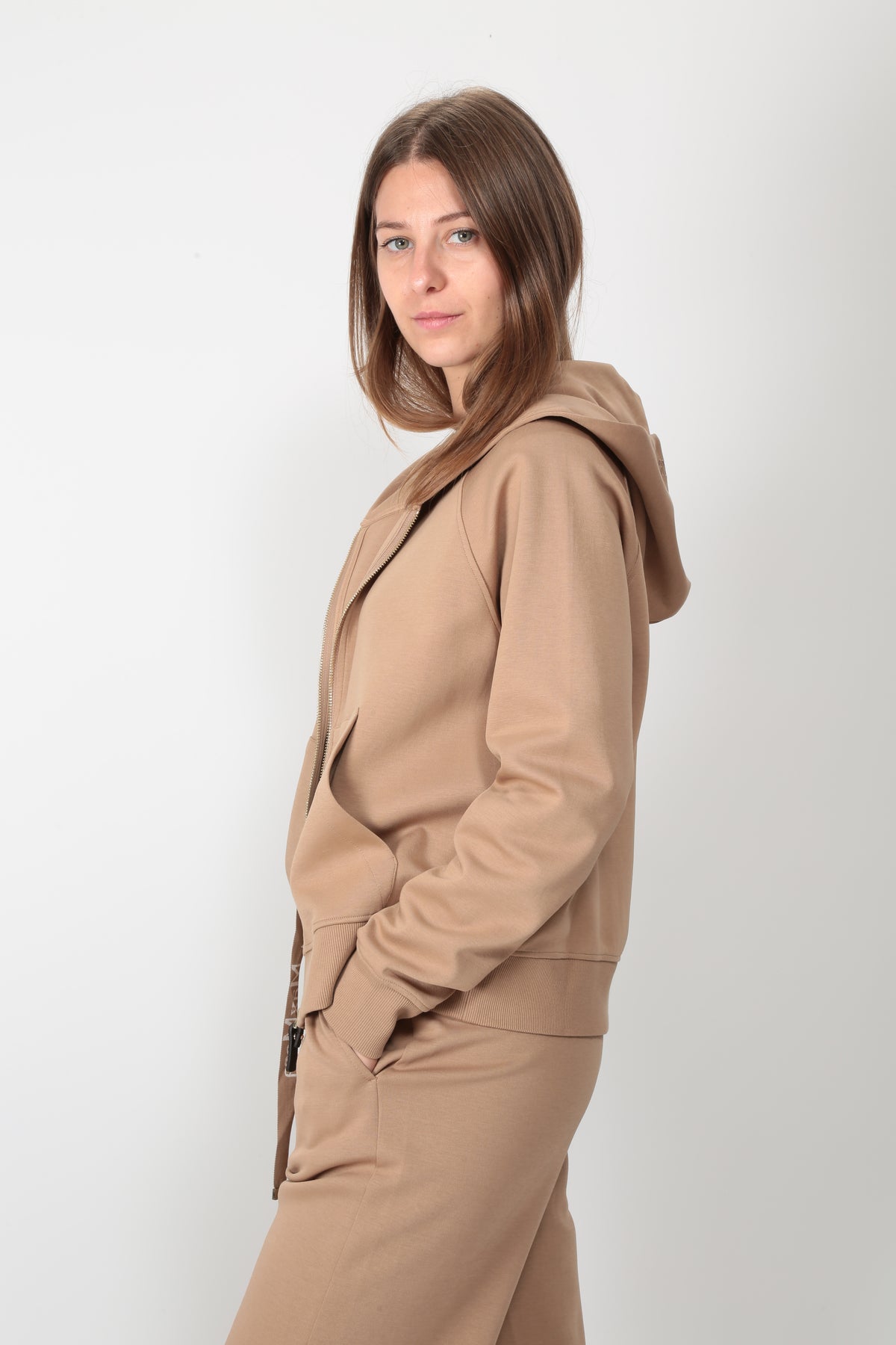 https://admin.shopify.com/store/gulieshop/products/16409287623005#:~:text=https%3A//www.gulieshop.it%20%E2%80%BA%20products%20%E2%80%BA%20s%2Dmaxmara%2Dfelpa%2Dcon%2Dcappuccio%2Dsmmmarea%2D1