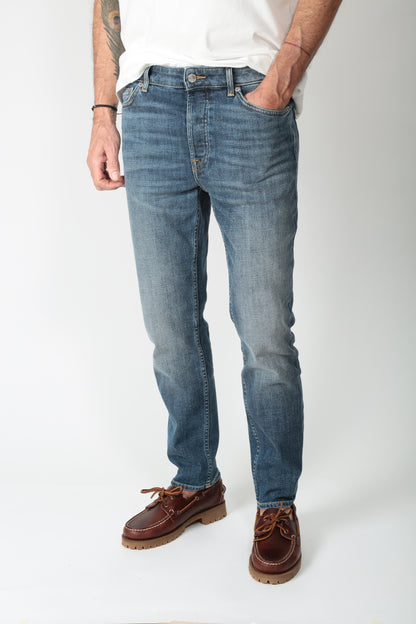 https://admin.shopify.com/store/gulieshop/products/15095553884509#:~:text=https%3A//www.gulieshop.it%20%E2%80%BA%20products%20%E2%80%BA%20department%2D5%2Djeans%2Dslim%2Dcrop%2Ddrake%2Dup51750d2ds0061330