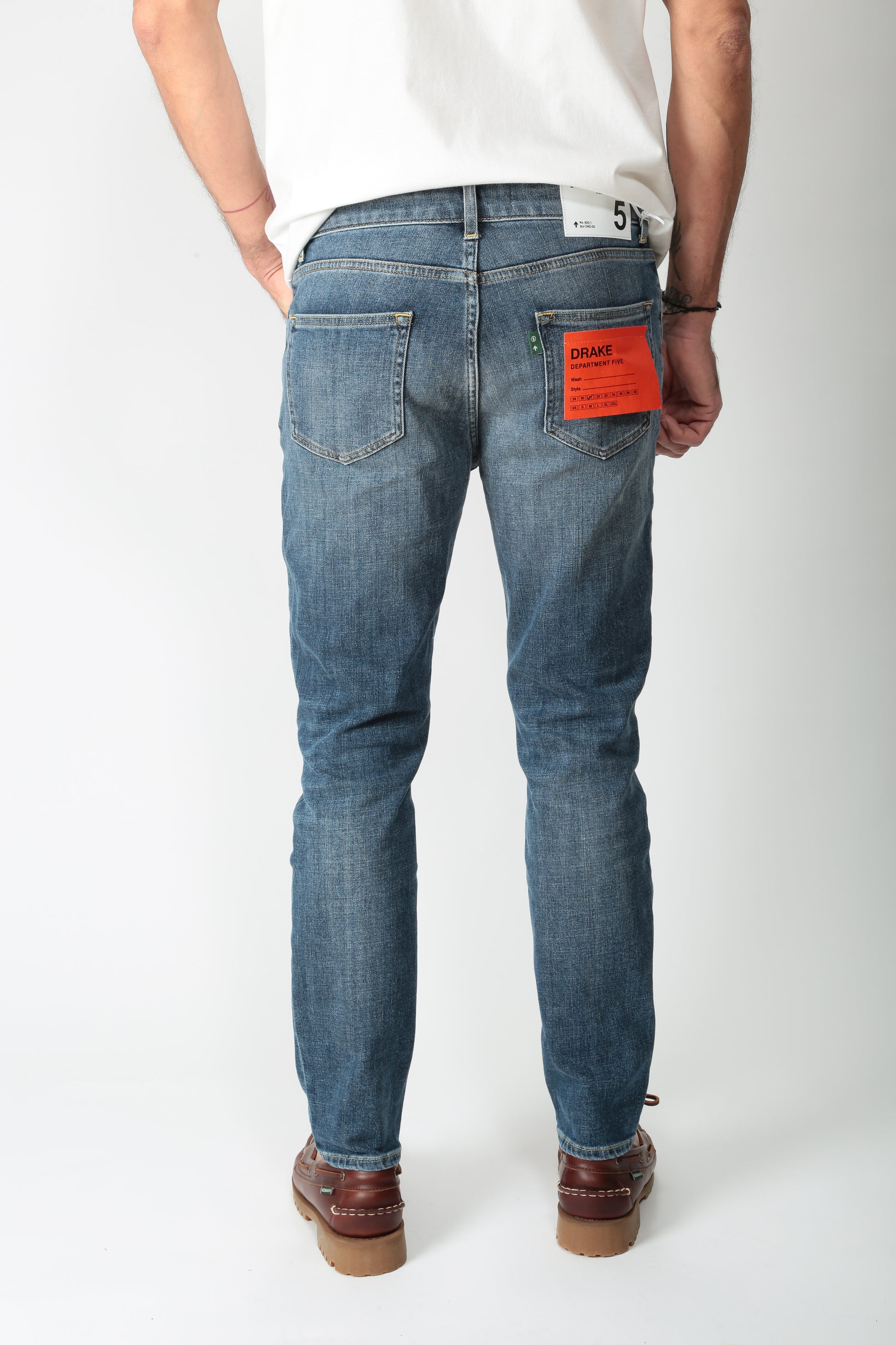 https://admin.shopify.com/store/gulieshop/products/15095553884509#:~:text=https%3A//www.gulieshop.it%20%E2%80%BA%20products%20%E2%80%BA%20department%2D5%2Djeans%2Dslim%2Dcrop%2Ddrake%2Dup51750d2ds0061330