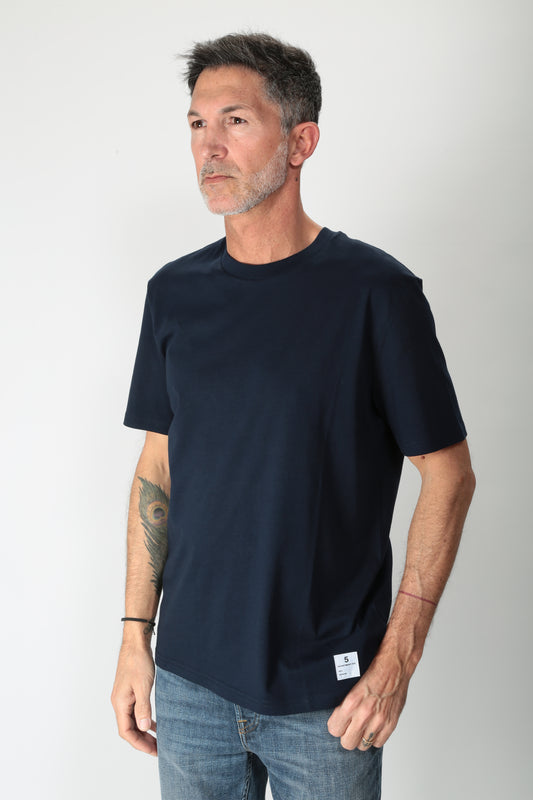 https://admin.shopify.com/store/gulieshop/products/15095552246109#:~:text=https%3A//www.gulieshop.it%20%E2%80%BA%20products%20%E2%80%BA%20department%2D5%2Dt%2Dshirt%2Dmanica%2Dcorta%2Dbold%2Dut51050d2jf0034000%2D1