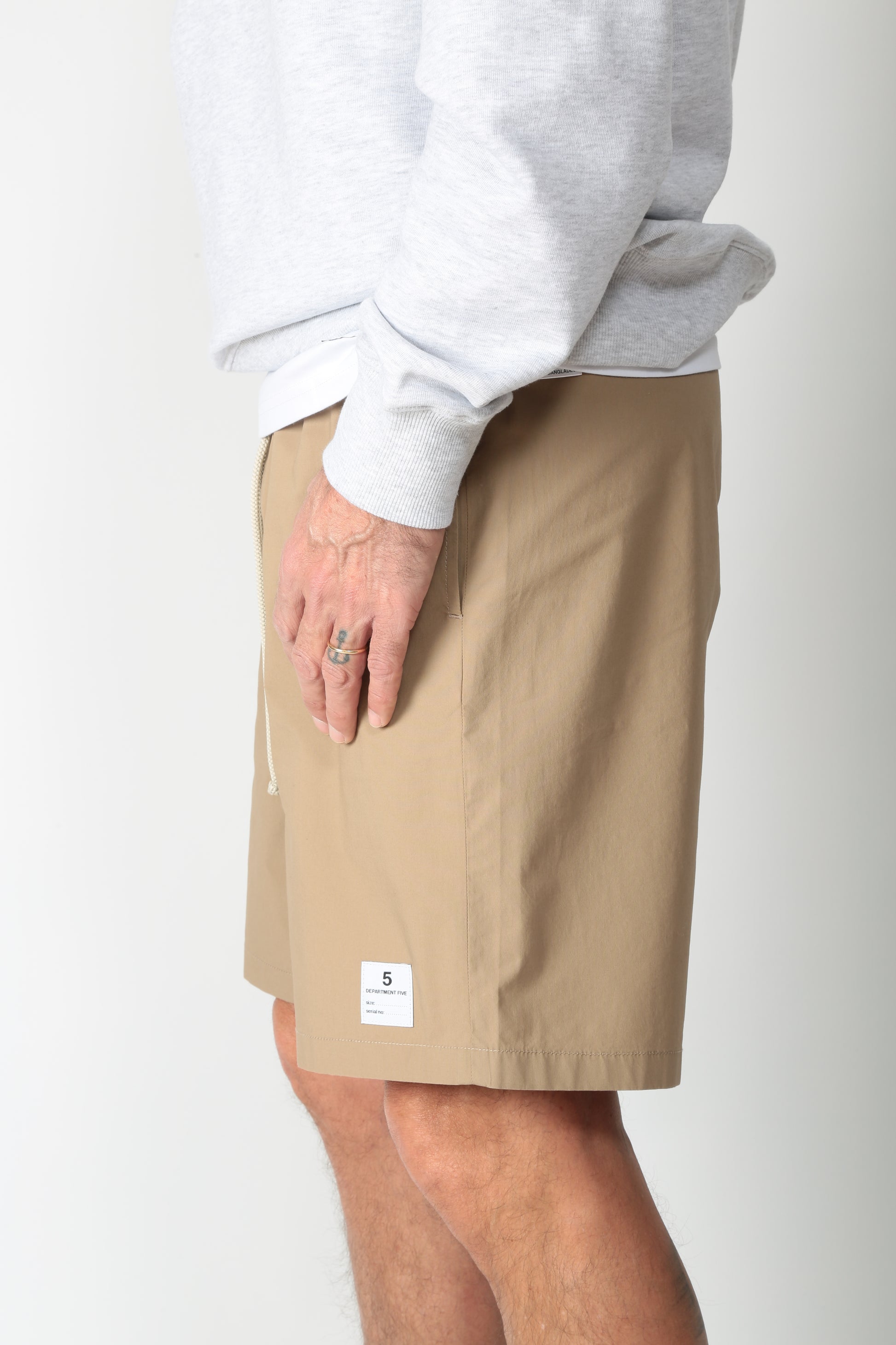 https://admin.shopify.com/store/gulieshop/products/15095554179421#:~:text=https%3A//www.gulieshop.it%20%E2%80%BA%20products%20%E2%80%BA%20department%2D5%2Dbermuda%2Din%2Dcotone%2Dcollins%2Dub50350d2ts01700019