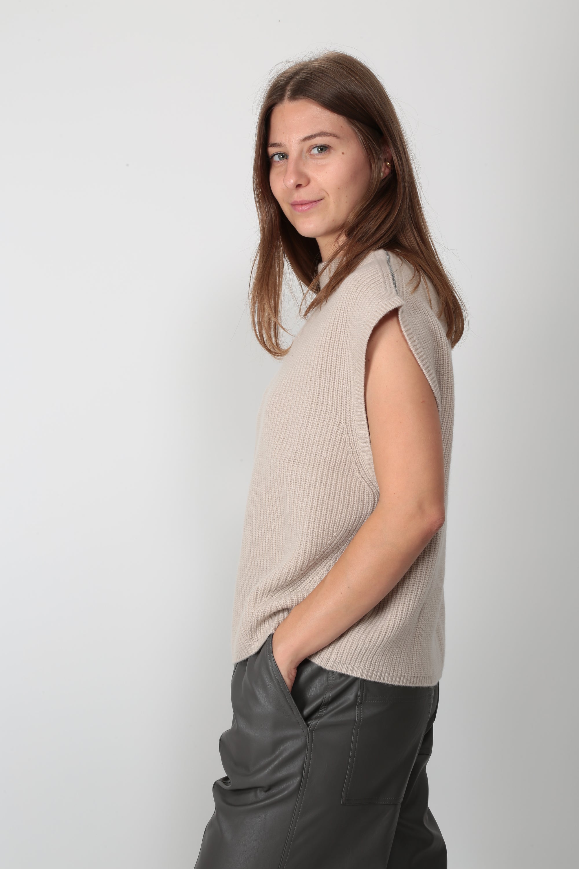 https://admin.shopify.com/store/gulieshop/products/16448377749853