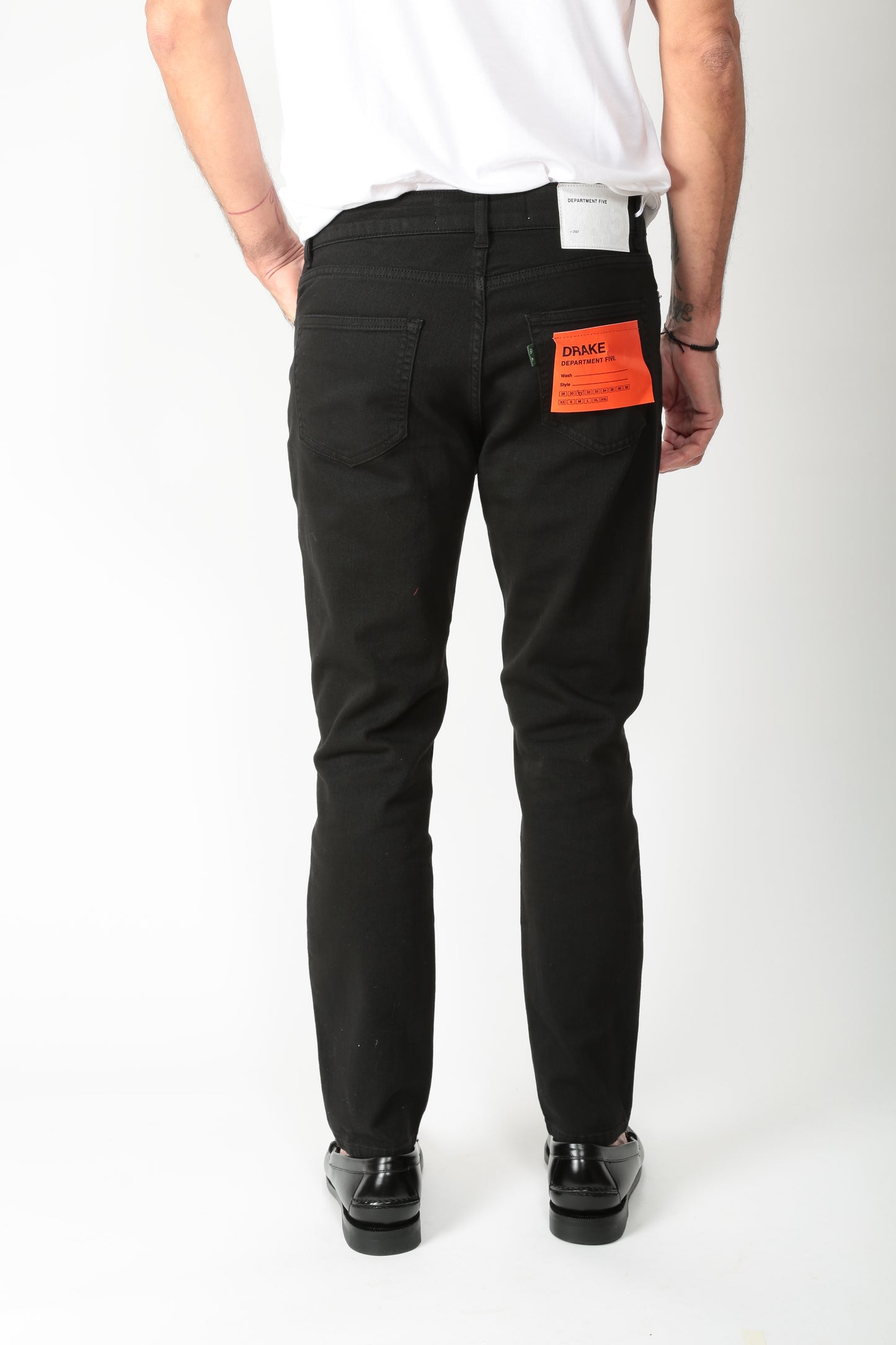 https://admin.shopify.com/store/gulieshop/products/15095551983965#:~:text=https%3A//www.gulieshop.it%20%E2%80%BA%20products%20%E2%80%BA%20department%2D5%2Djeans%2Ddrake%2Dslim%2Dcrop%2Dup51750d1ds0004376