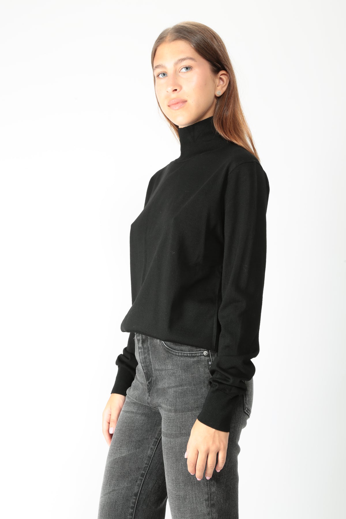 https://admin.shopify.com/store/gulieshop/products/16478646796637#:~:text=https%3A//www.gulieshop.it%20%E2%80%BA%20products%20%E2%80%BA%20department%2D5%2Dmaglia%2Dcollo%2Dato%2Dziba%2Ddm09553m2mf0062000