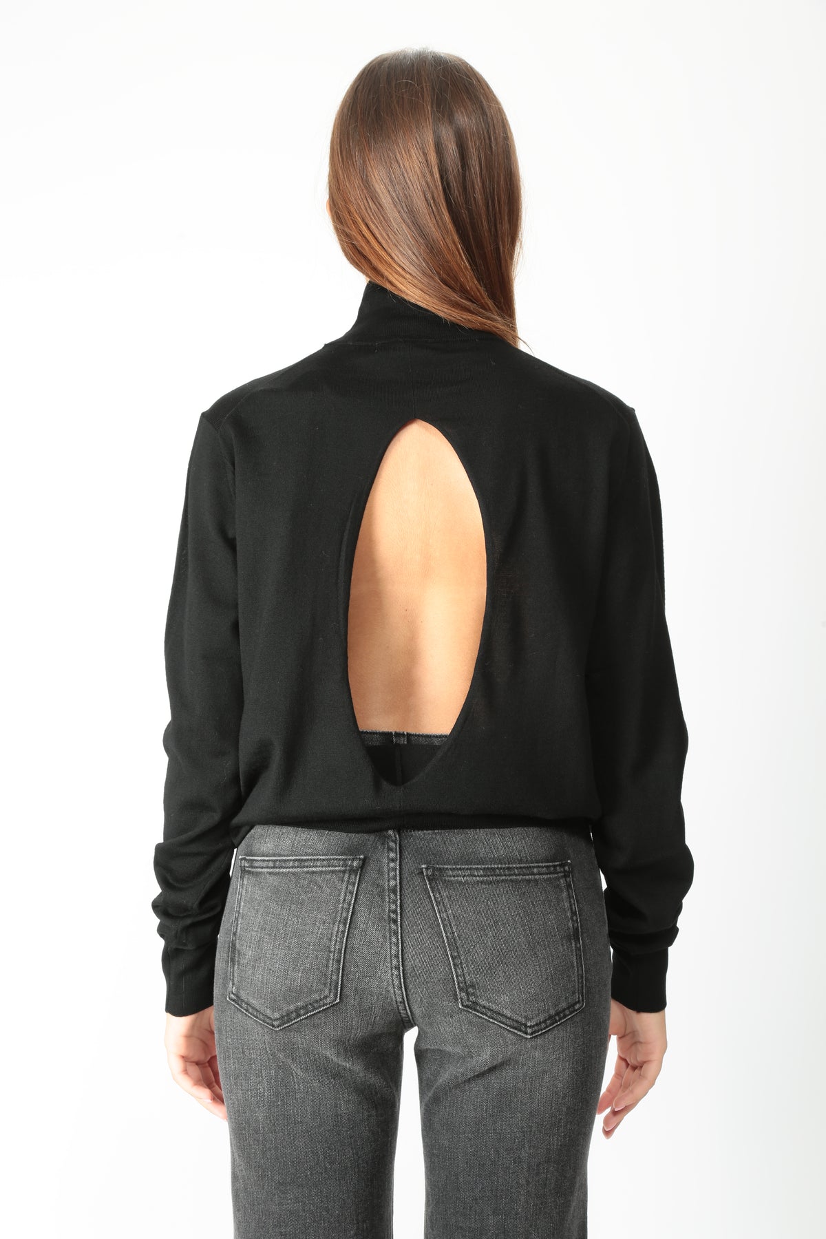 https://admin.shopify.com/store/gulieshop/products/16478646796637#:~:text=https%3A//www.gulieshop.it%20%E2%80%BA%20products%20%E2%80%BA%20department%2D5%2Dmaglia%2Dcollo%2Dato%2Dziba%2Ddm09553m2mf0062000
