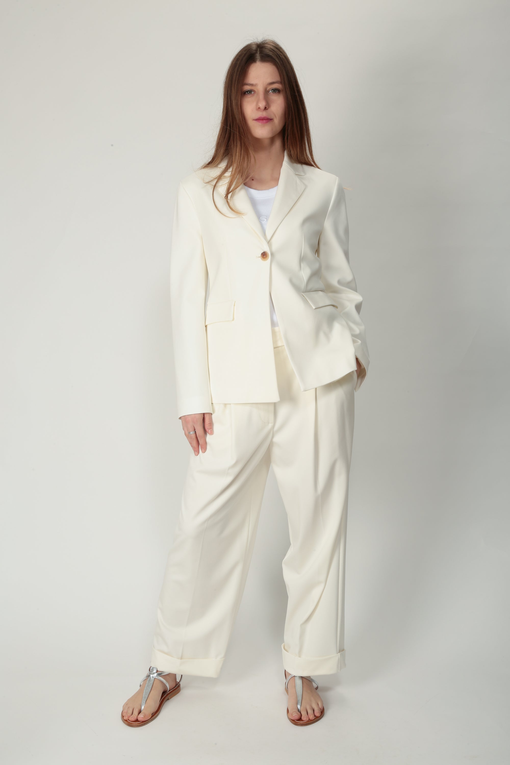 https://admin.shopify.com/store/gulieshop/products/15154416157021#:~:text=https%3A//www.gulieshop.it%20%E2%80%BA%20products%20%E2%80%BA%20l%2Dconti%2Dgiacca%2Df4sm35